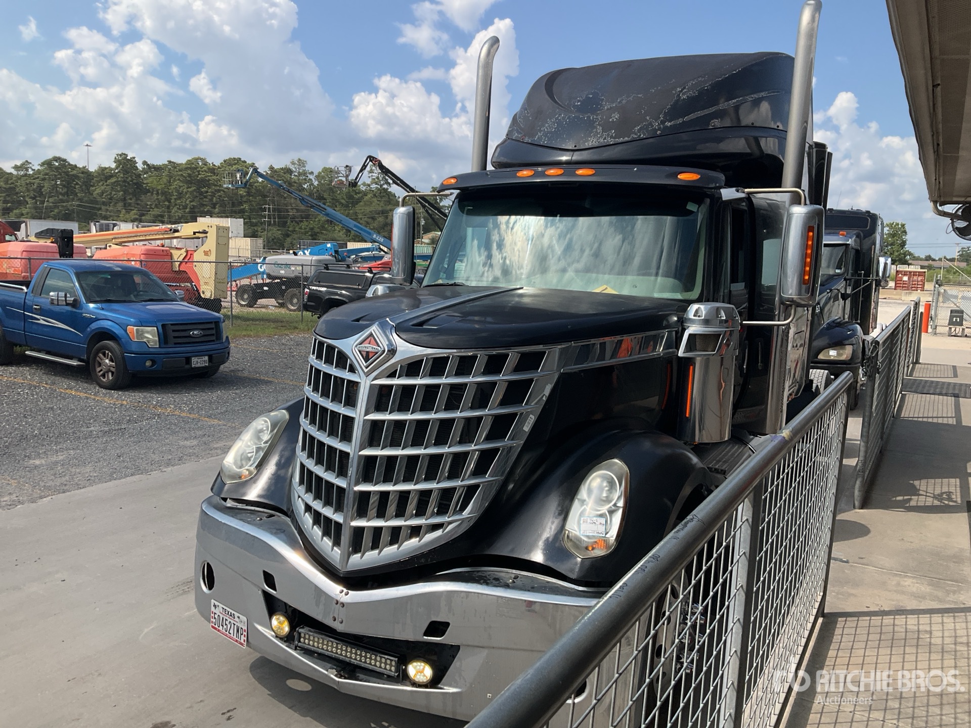 2015 International LONESTAR