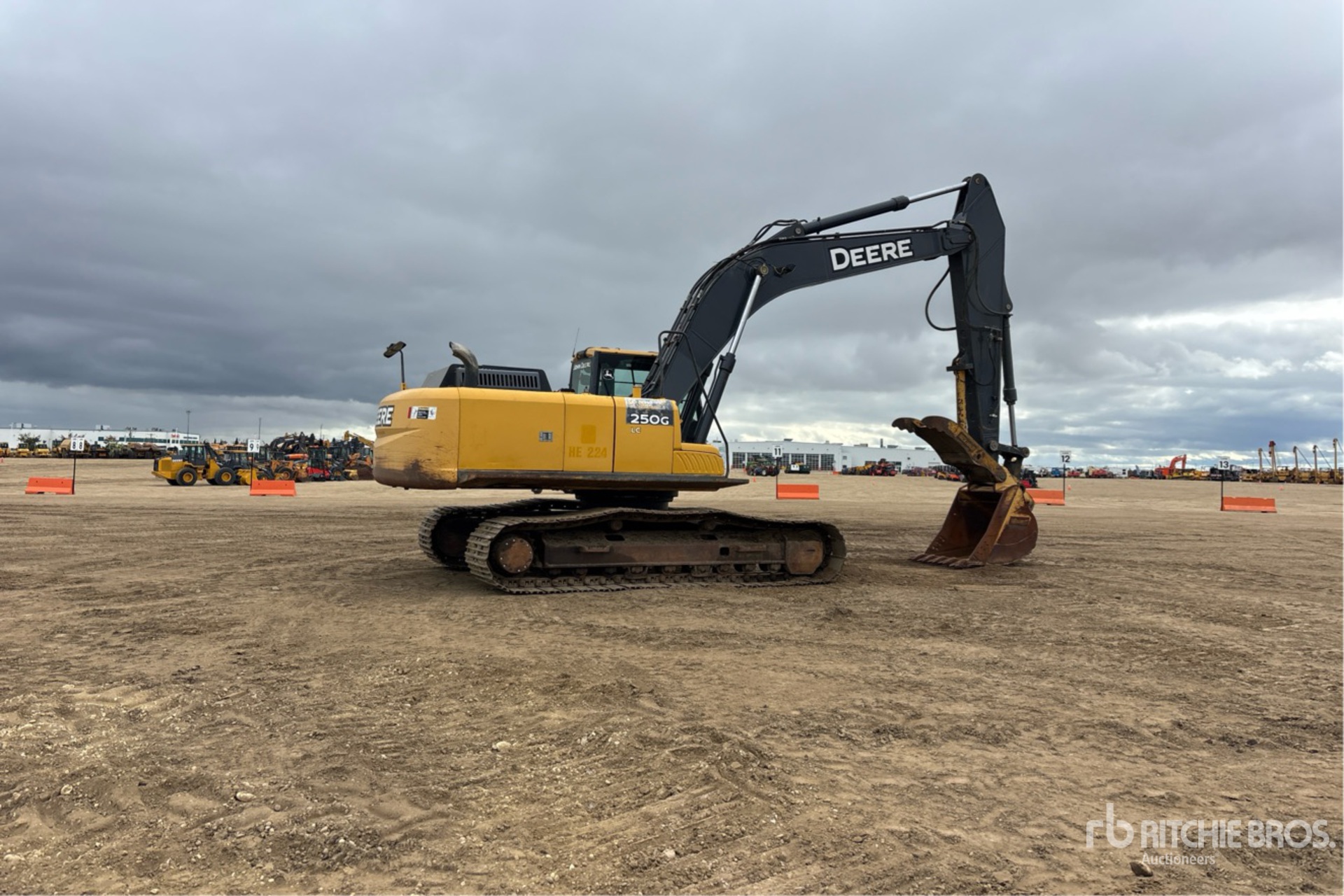 2012 John Deere 250G LC