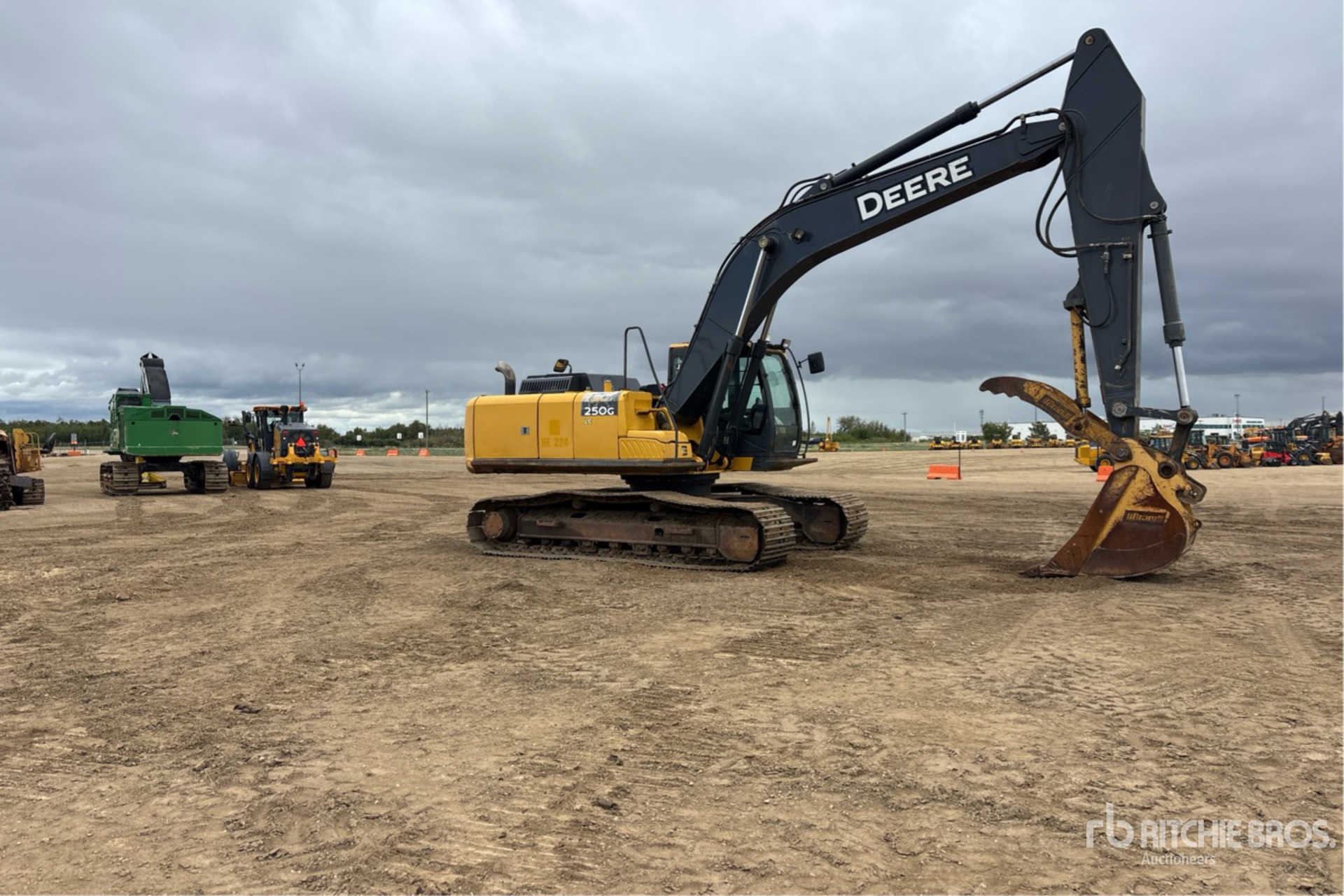 2012 John Deere 250G LC
