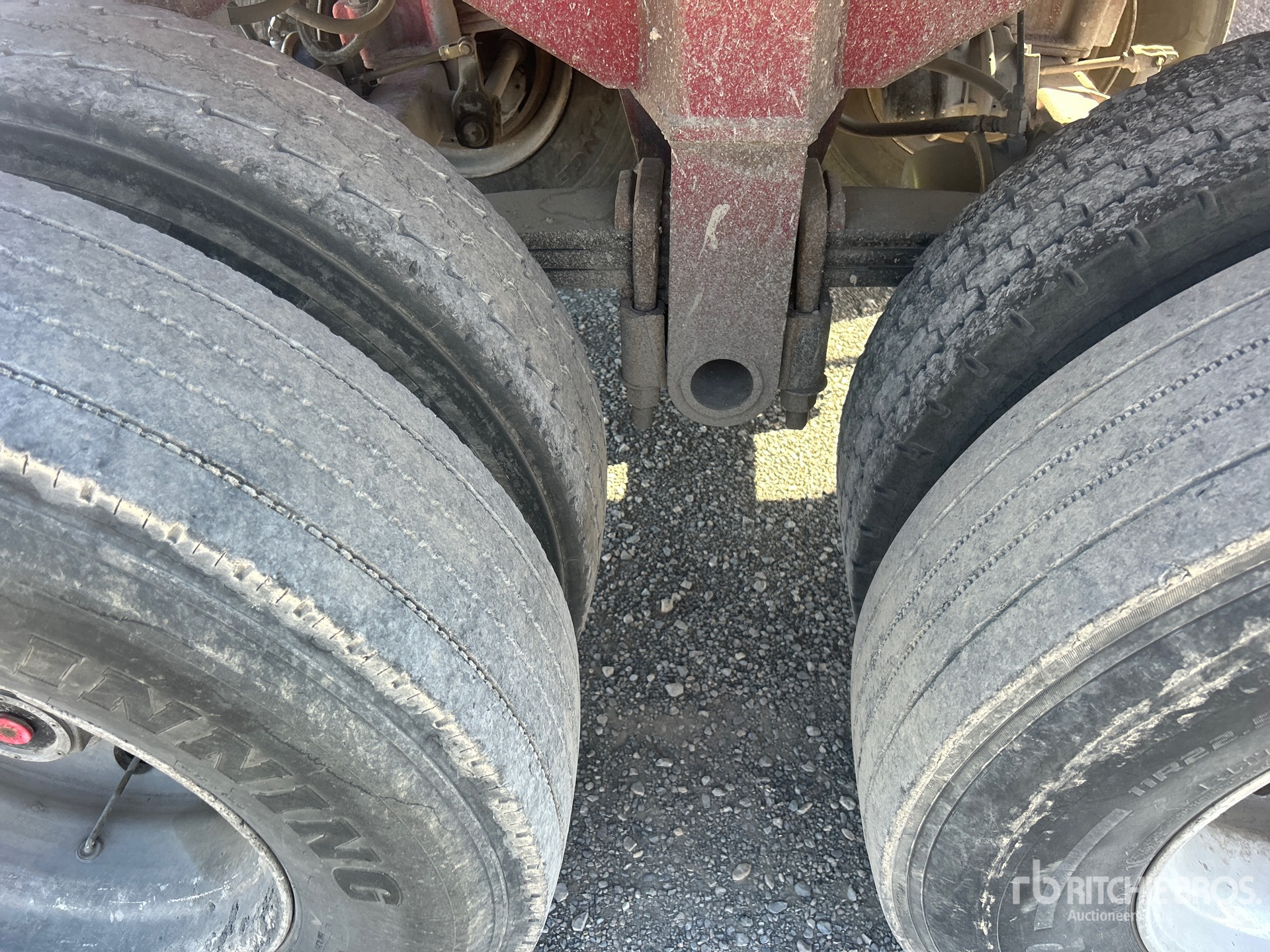1992 Fruehauf 33 ft T/A