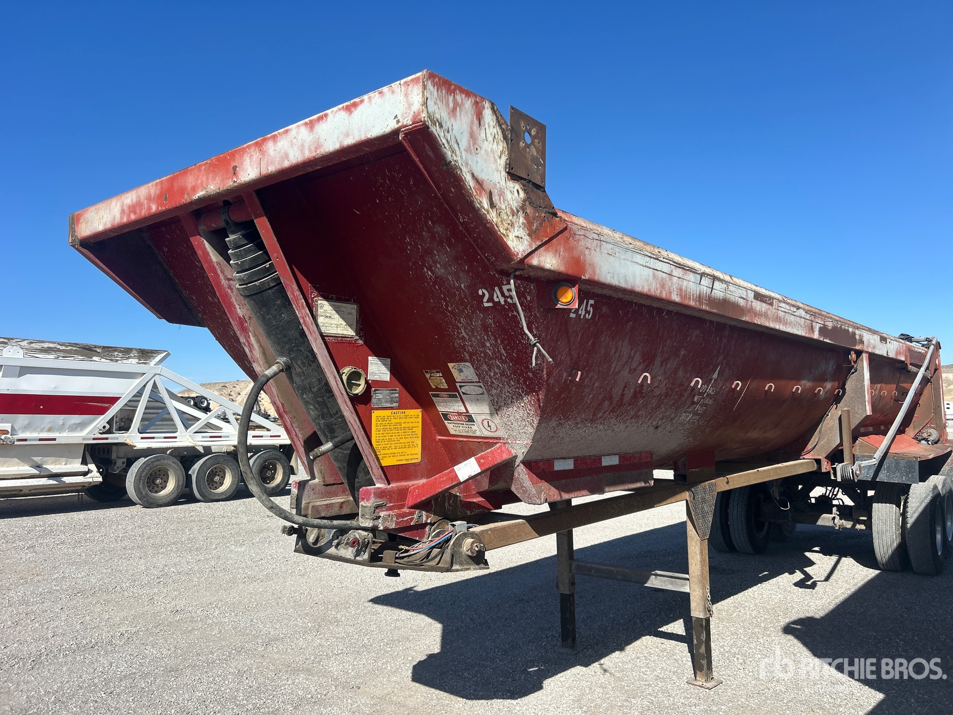 Photo of 1992 Fruehauf 33 ft T/A