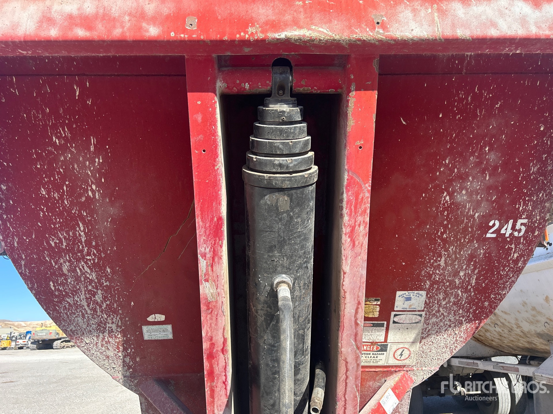 1992 Fruehauf 33 ft T/A
