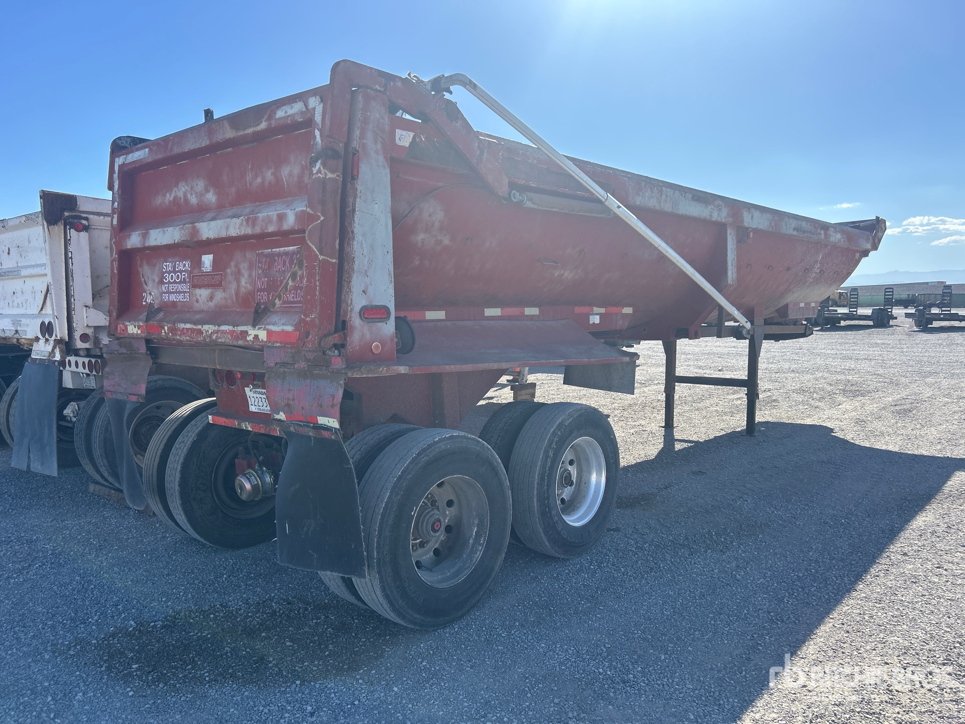 1992 Fruehauf 33 ft T/A