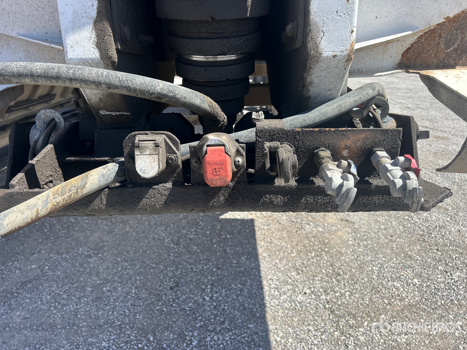 1995 Reliance 32 FT T/A