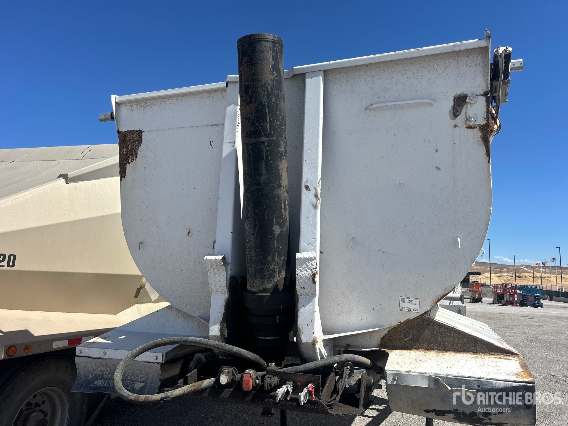 1995 Reliance 32 FT T/A