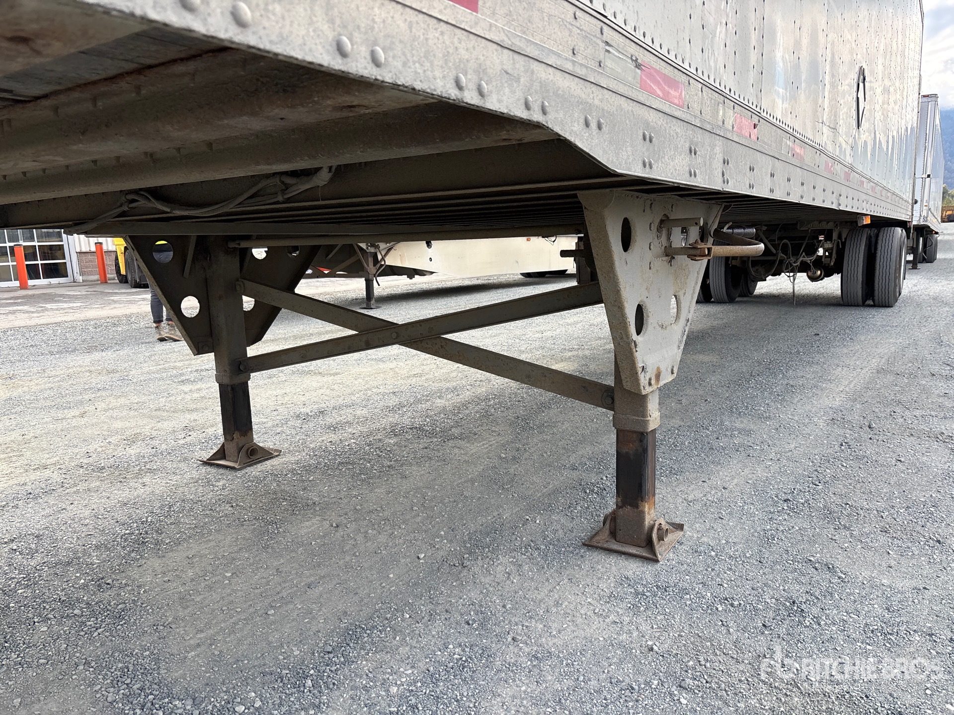 1999 Utility 48 FT X 102 IN T/A