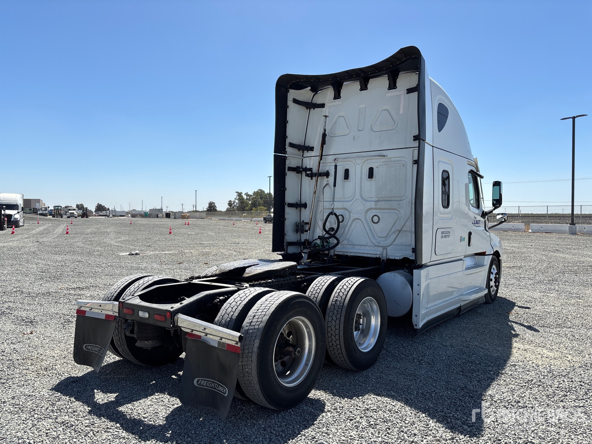 2023 Freightliner CASCADIA 126