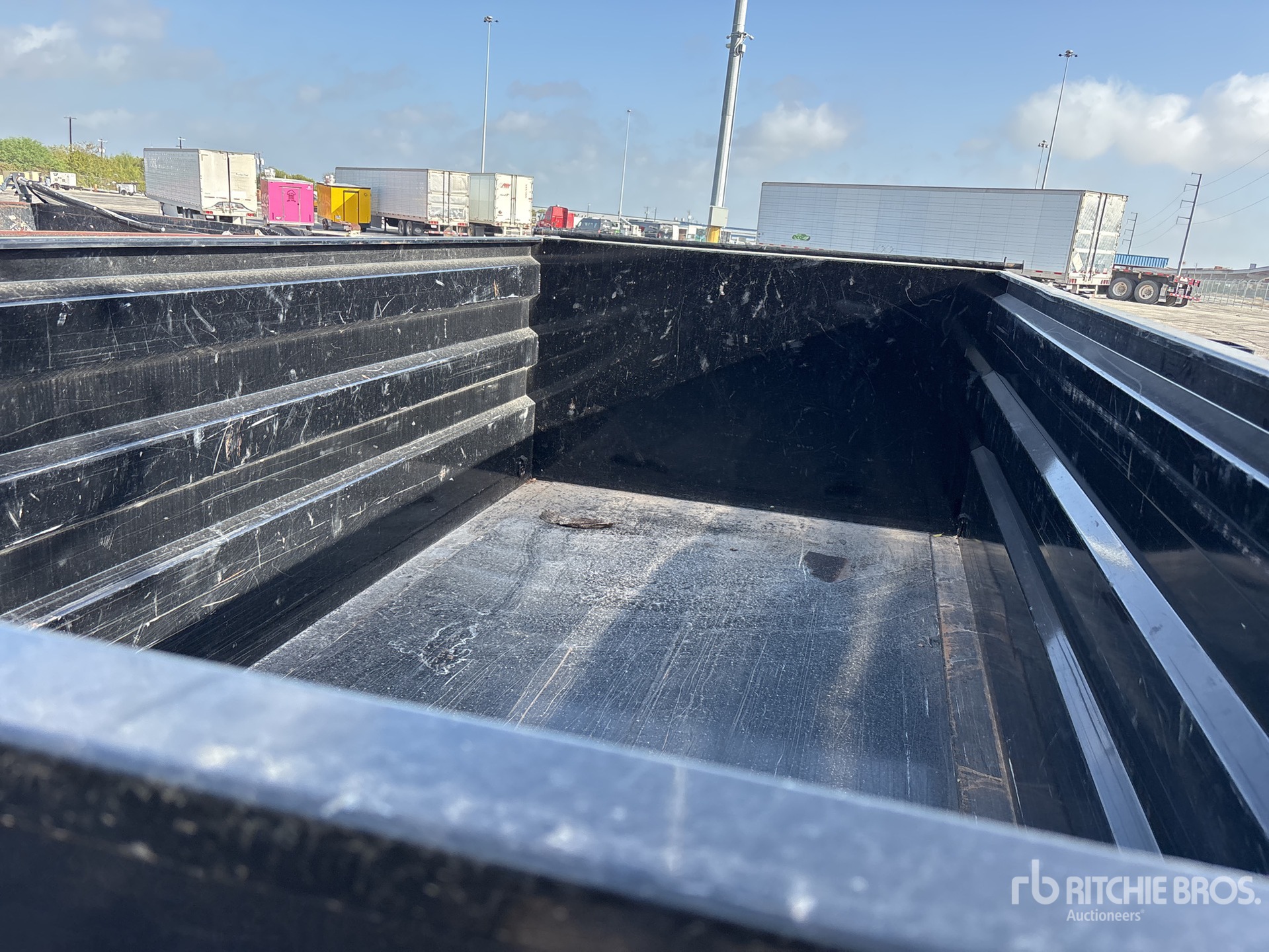2026 Pj Trailers 19 ft