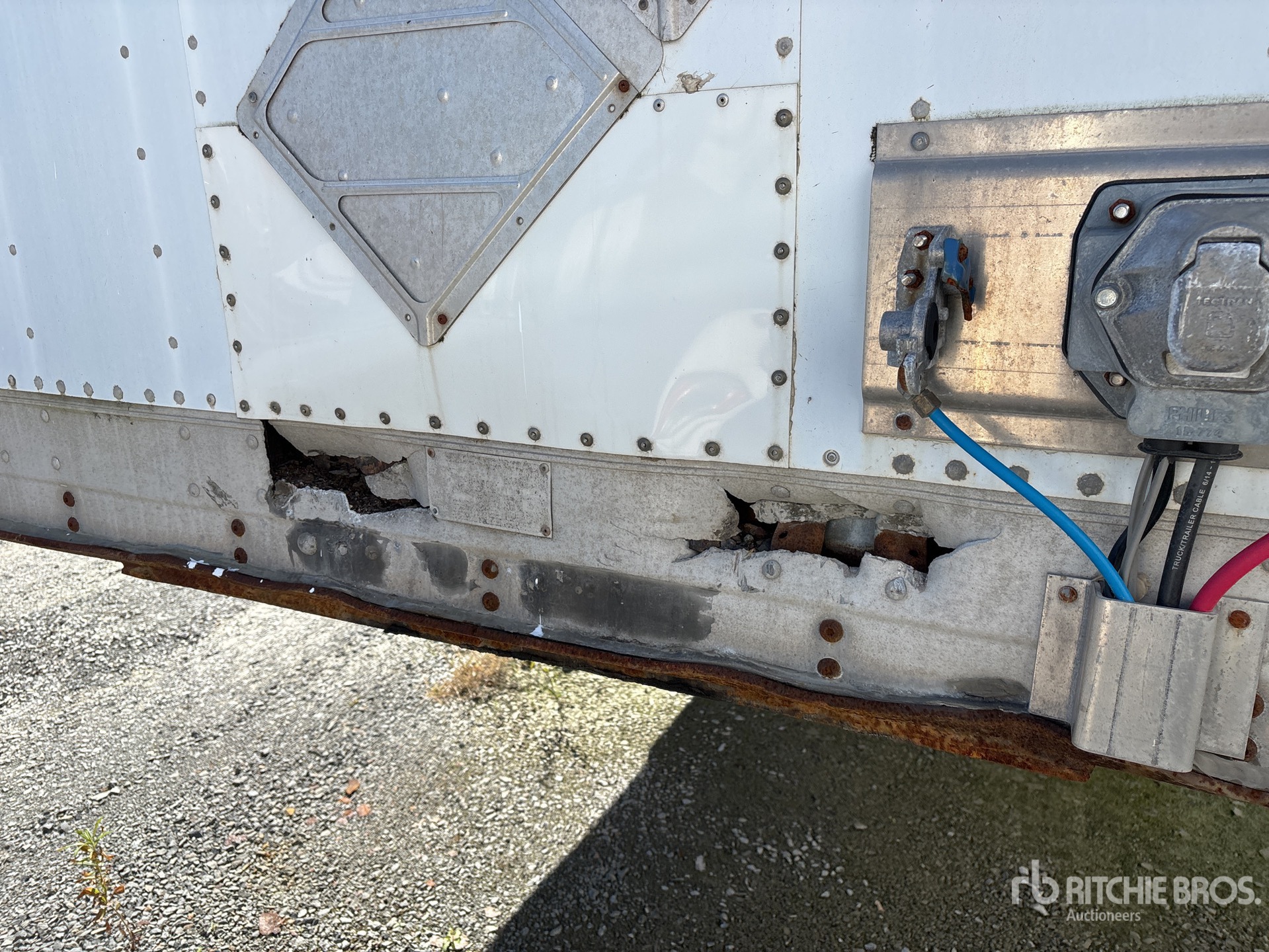 2005 Trailmobile 53 FT X 102 IN TRI/A