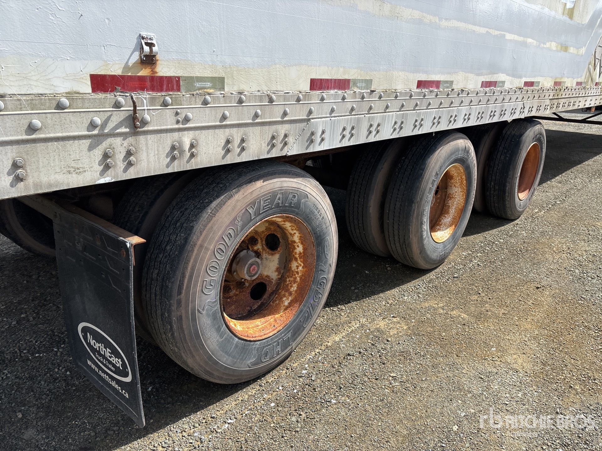 2006 Trailmobile 53 FT X 102 IN TRI/A