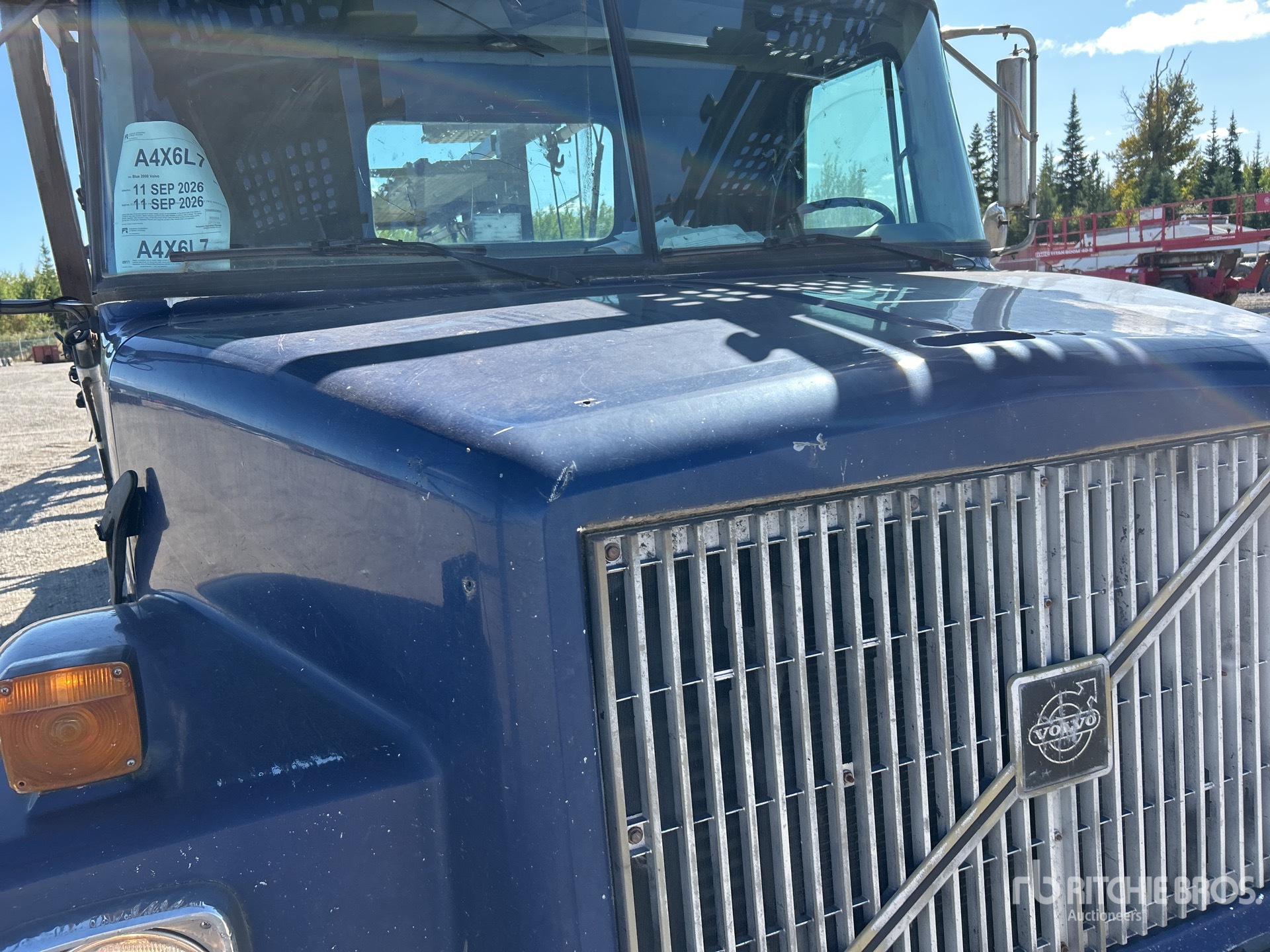 2000 Volvo VNL