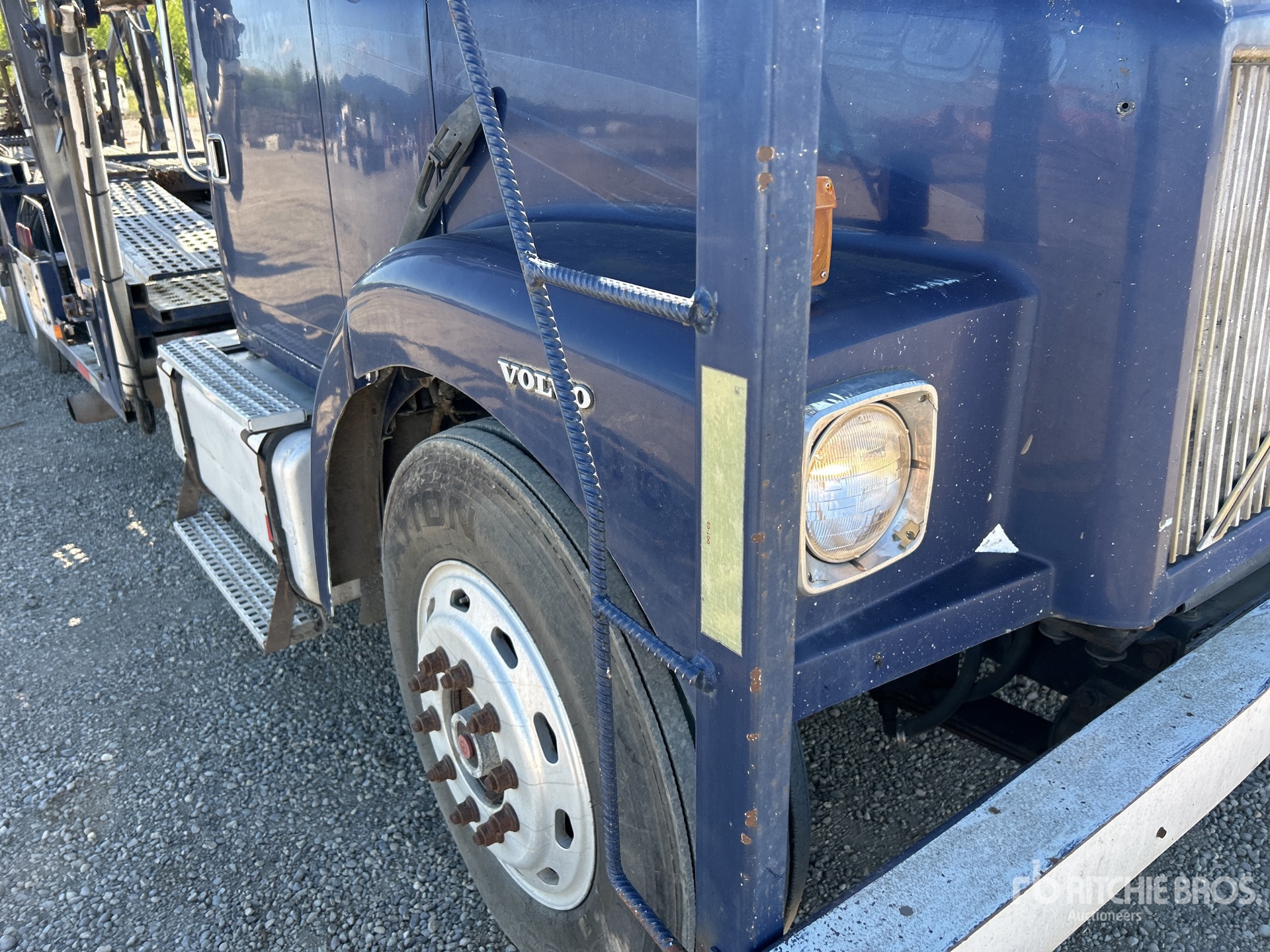 2000 Volvo VNL