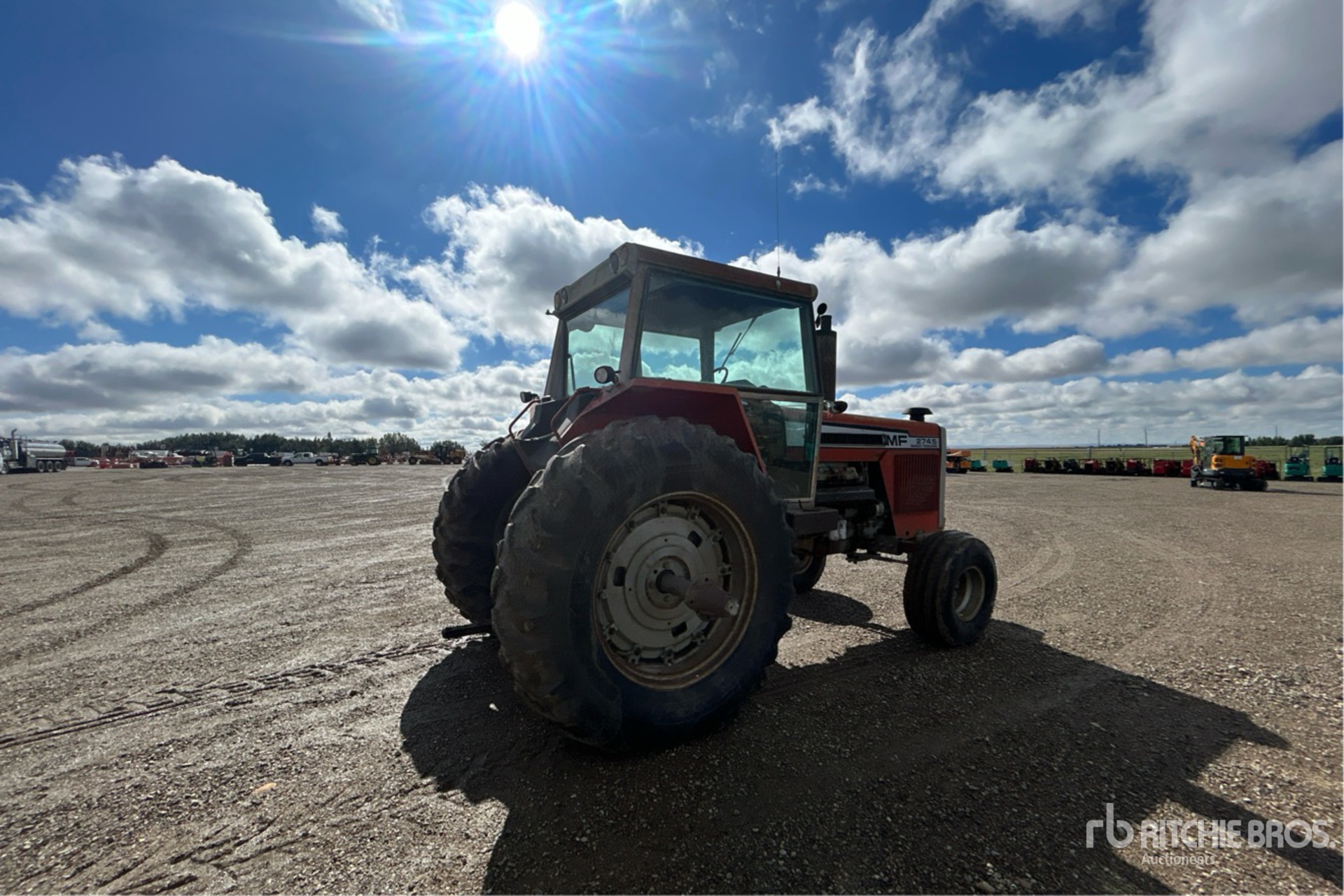 1981 Massey Ferguson 2745