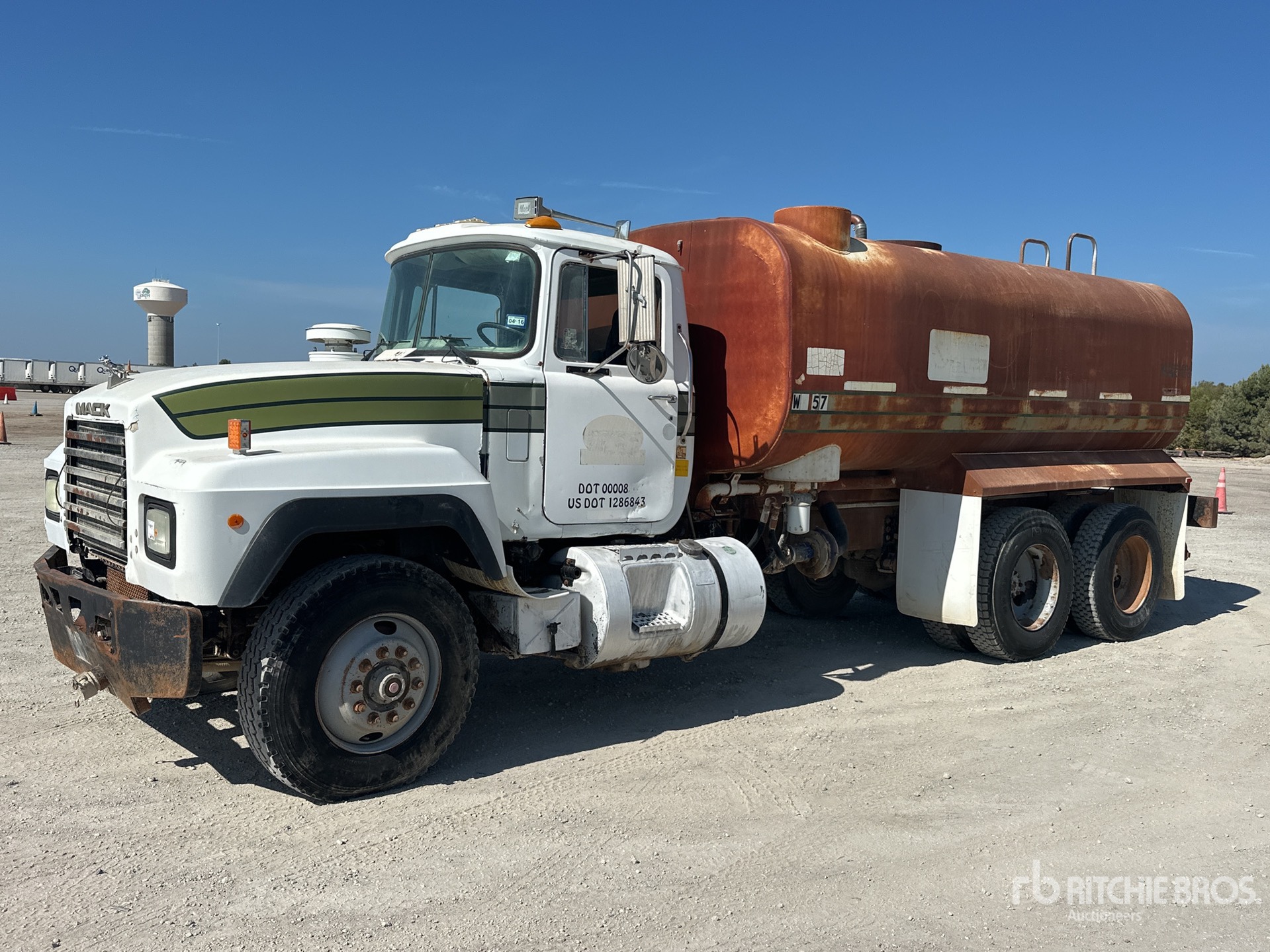 Photo of 1992 Mack DMM6856S
