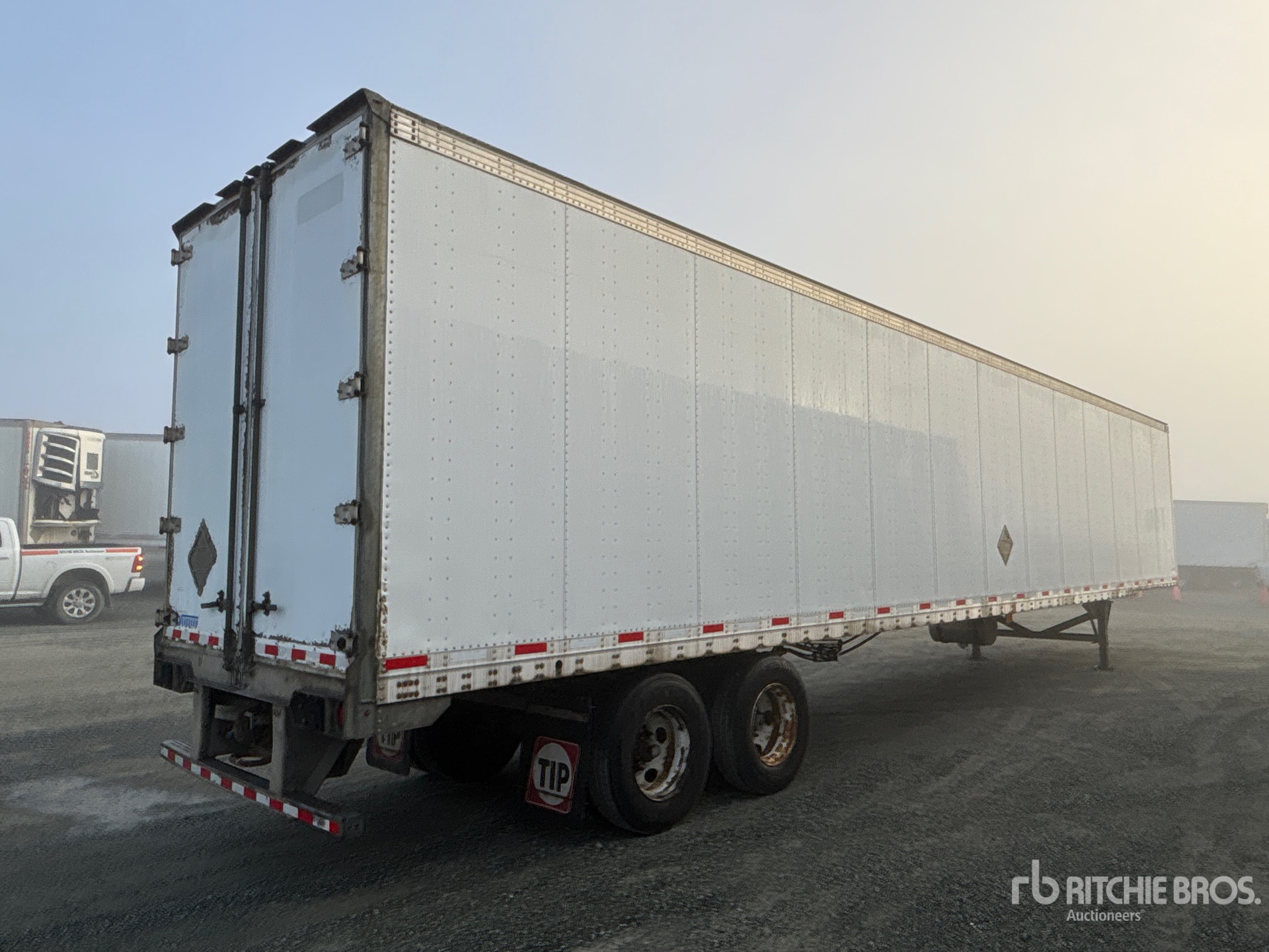 2013 Vanguard 53 FT X 102 IN T/A HEATED