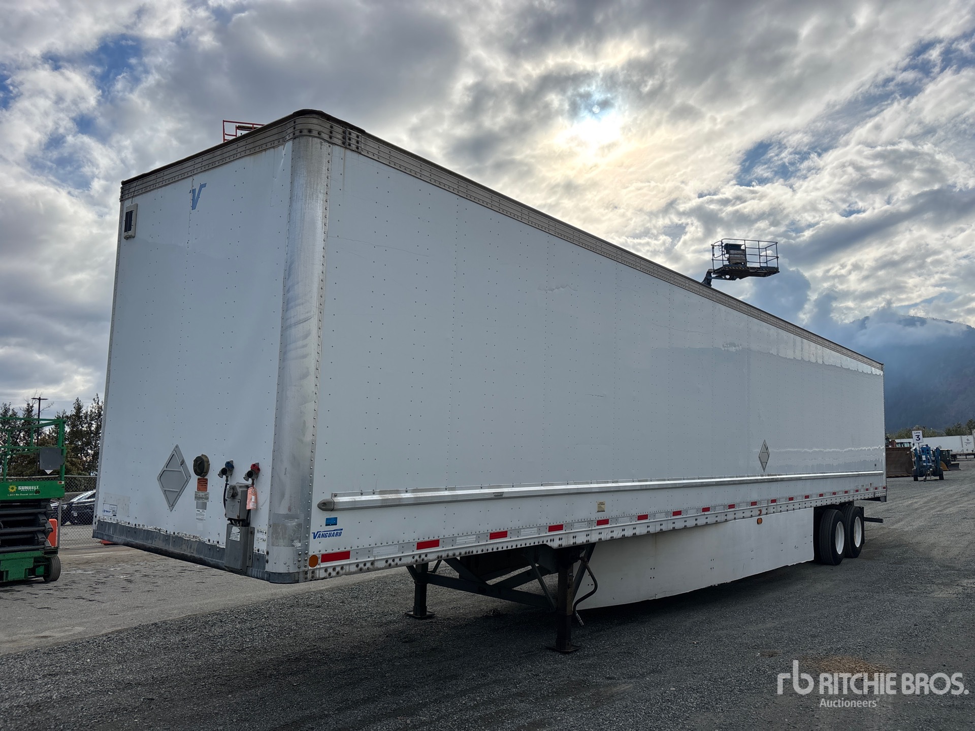 Photo of 2014 Vanguard 53 ft T/A