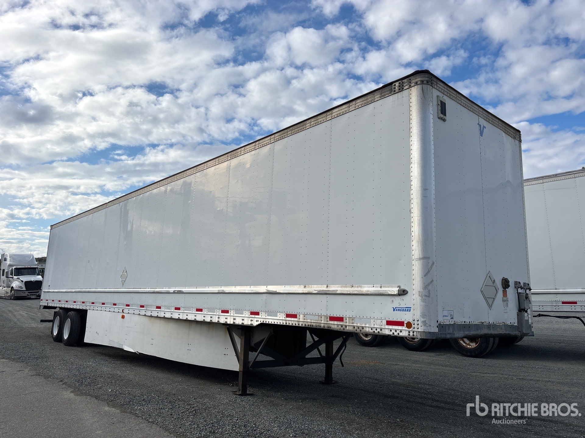 2014 Vanguard 53 FT X 102 IN T/A