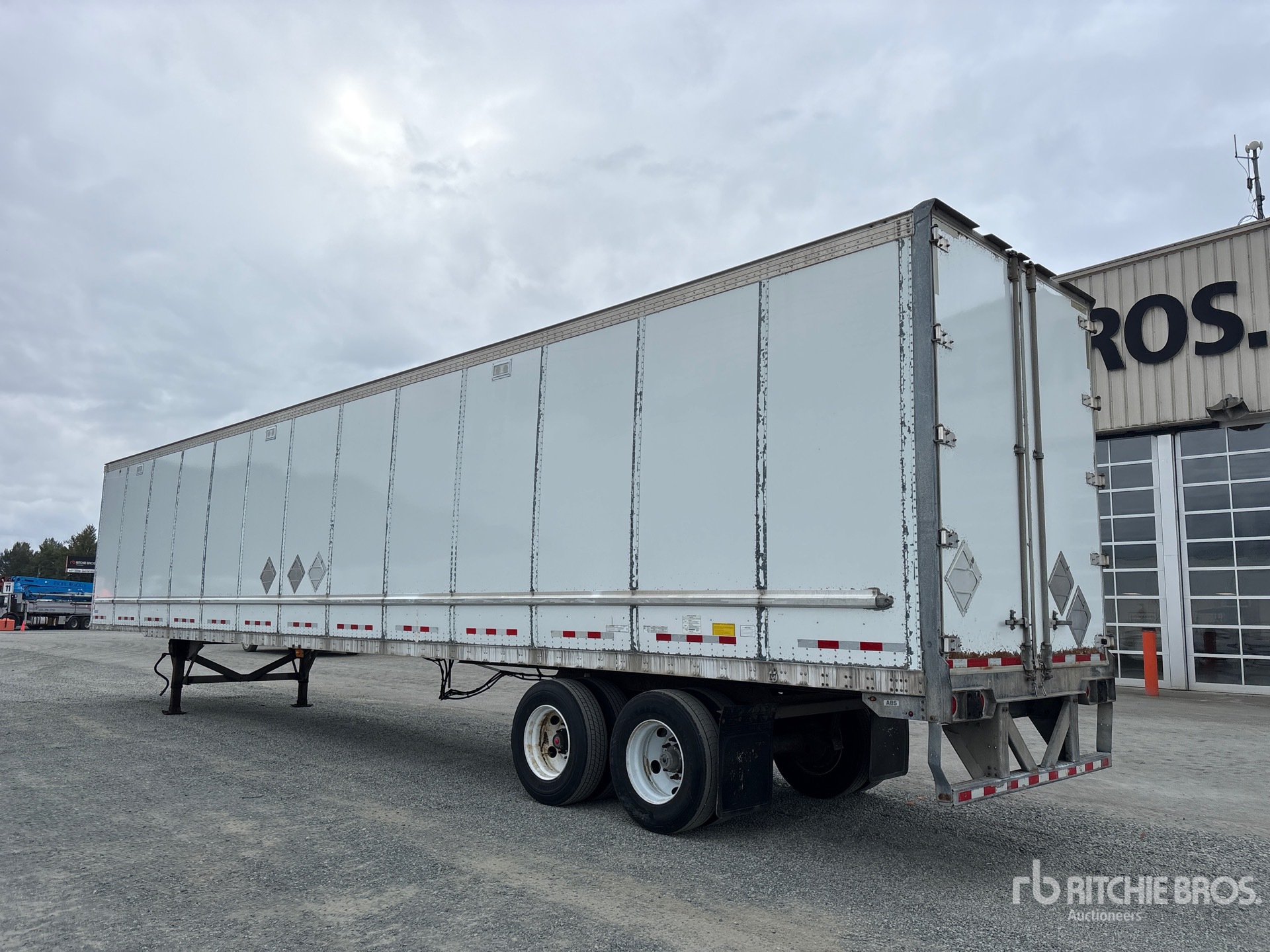 2012 Vanguard 53 FT X 102 IN T/A