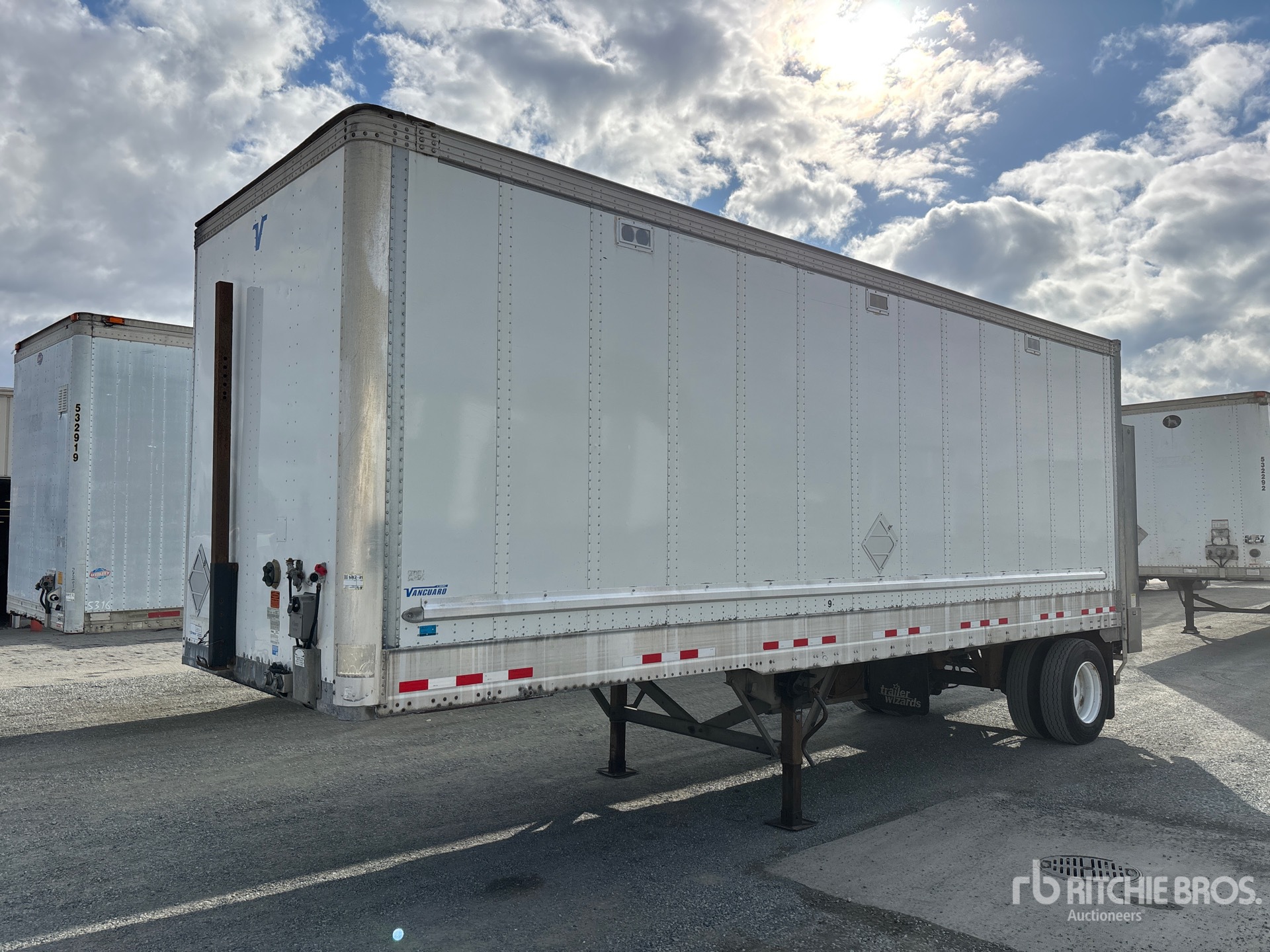 Photo of 2015 Vanguard 28 ft x 102 in S/A