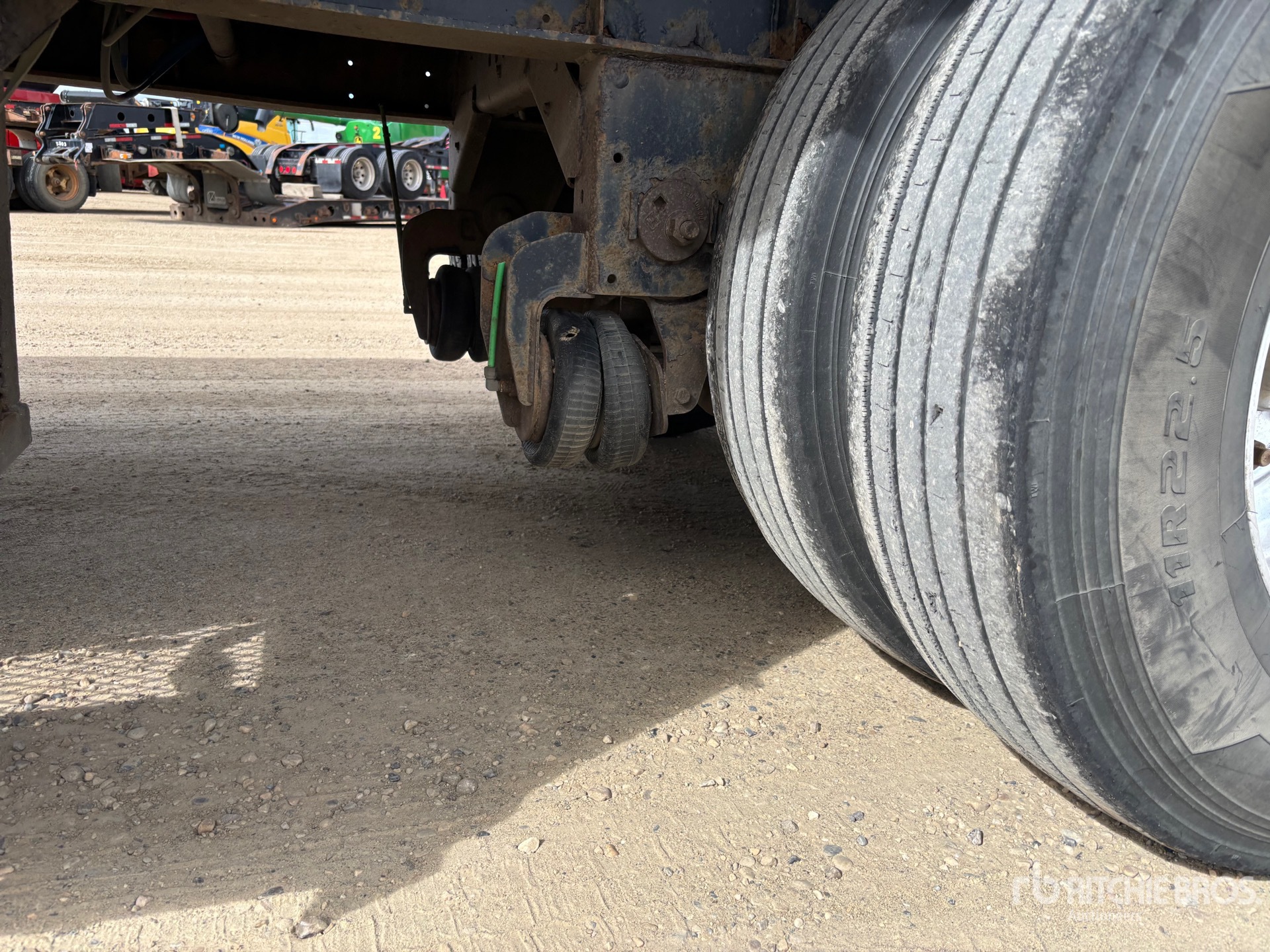2014 Load King 32 ft Super B-Train Lead