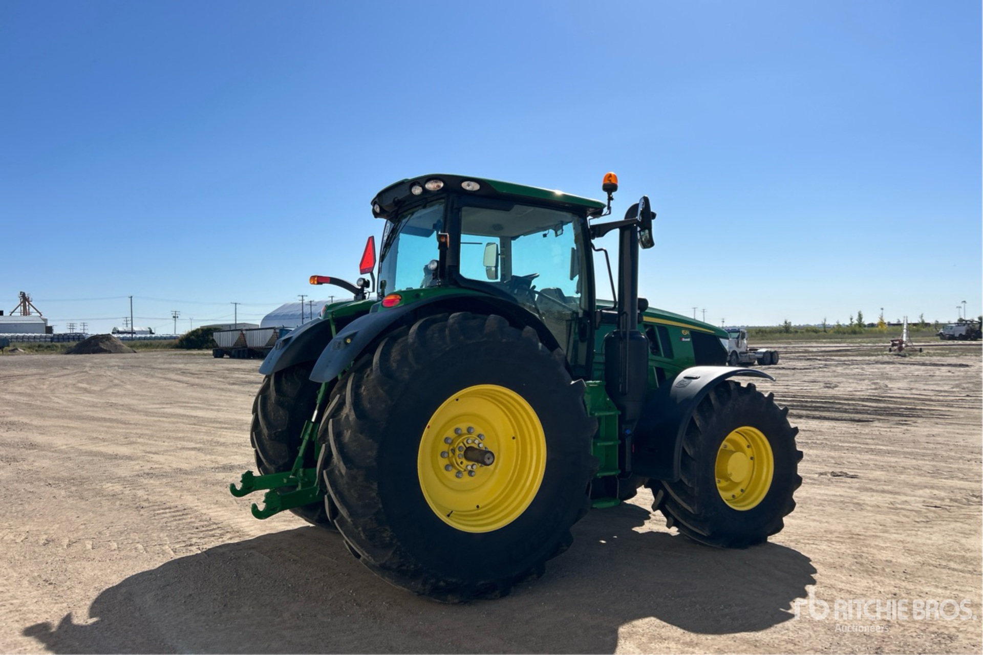 2024 John Deere 6R 215