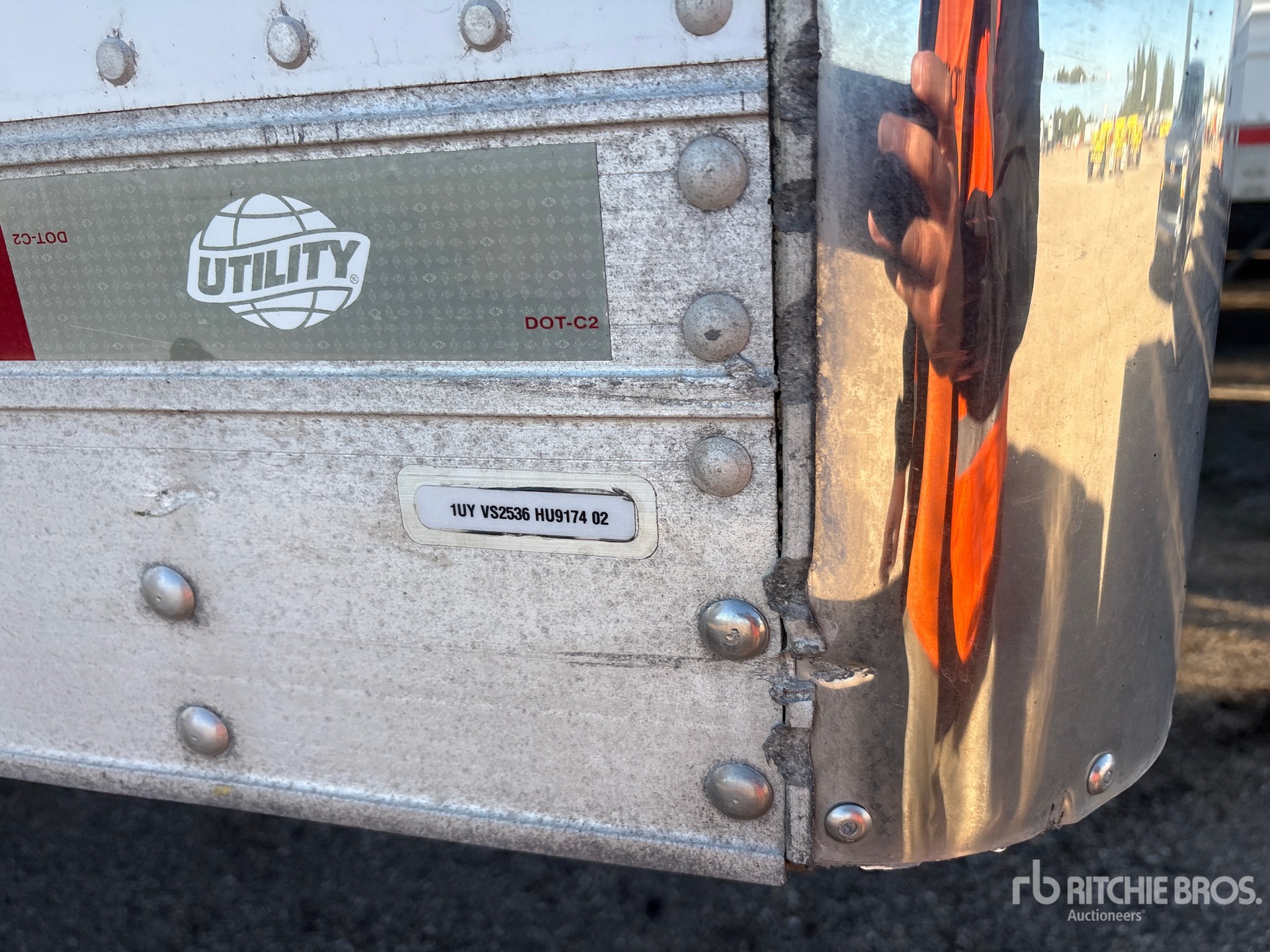 2017 Utility 53 ft x 102 in T/A Multi -Temp
