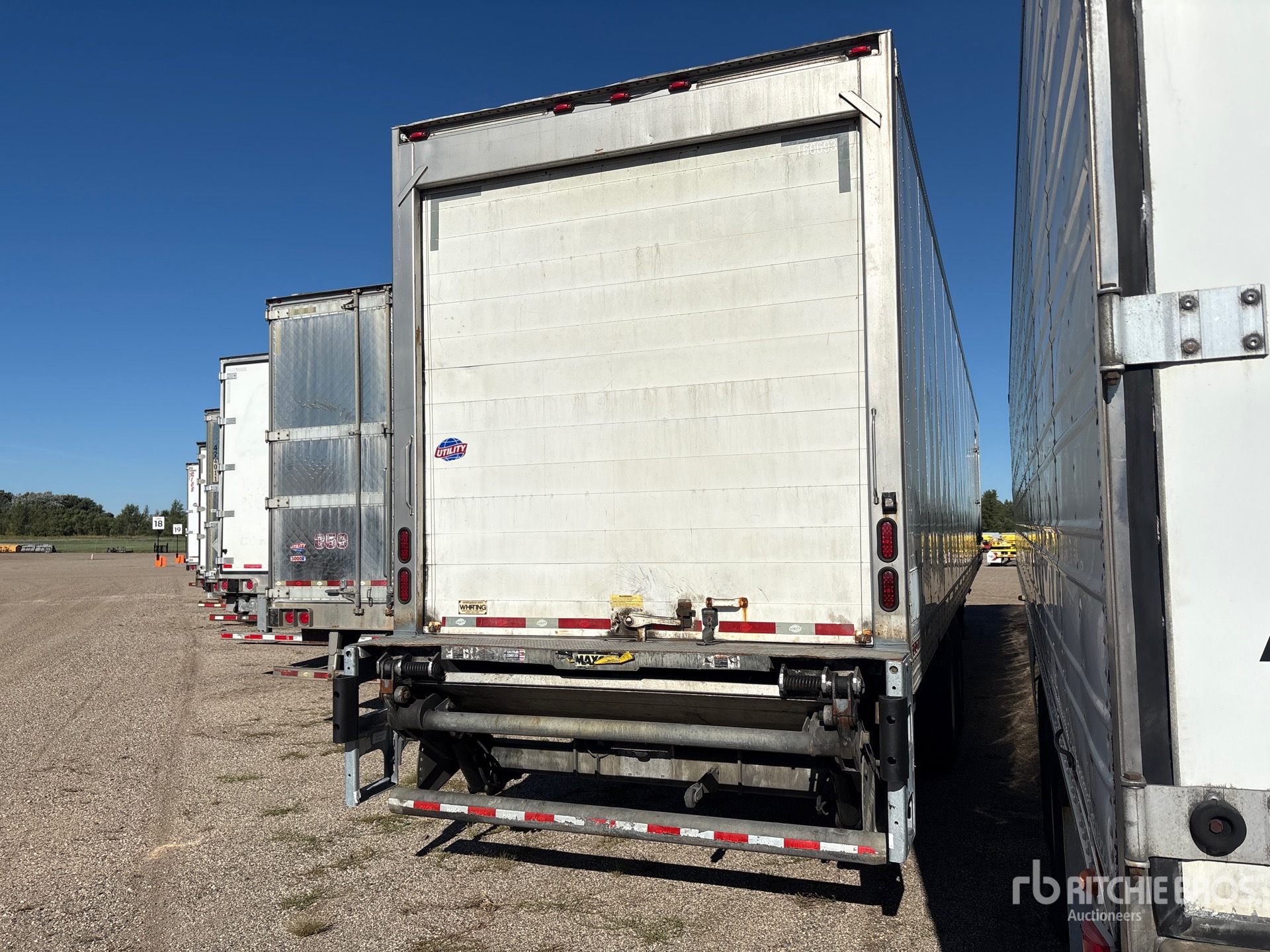 2017 Utility 53 ft x 102 in T/A Multi -Temp
