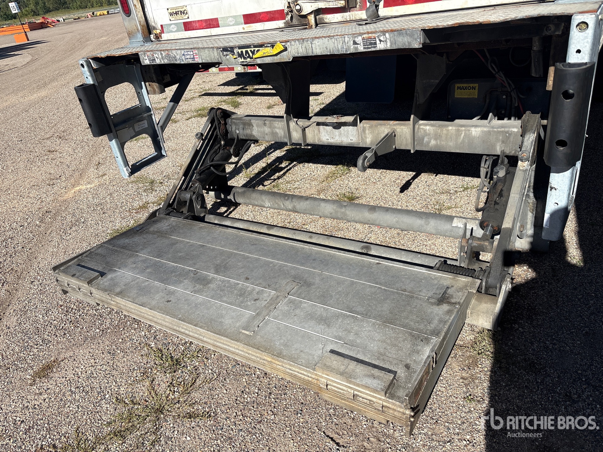 2017 Utility 53 ft x 102 in T/A Multi -Temp