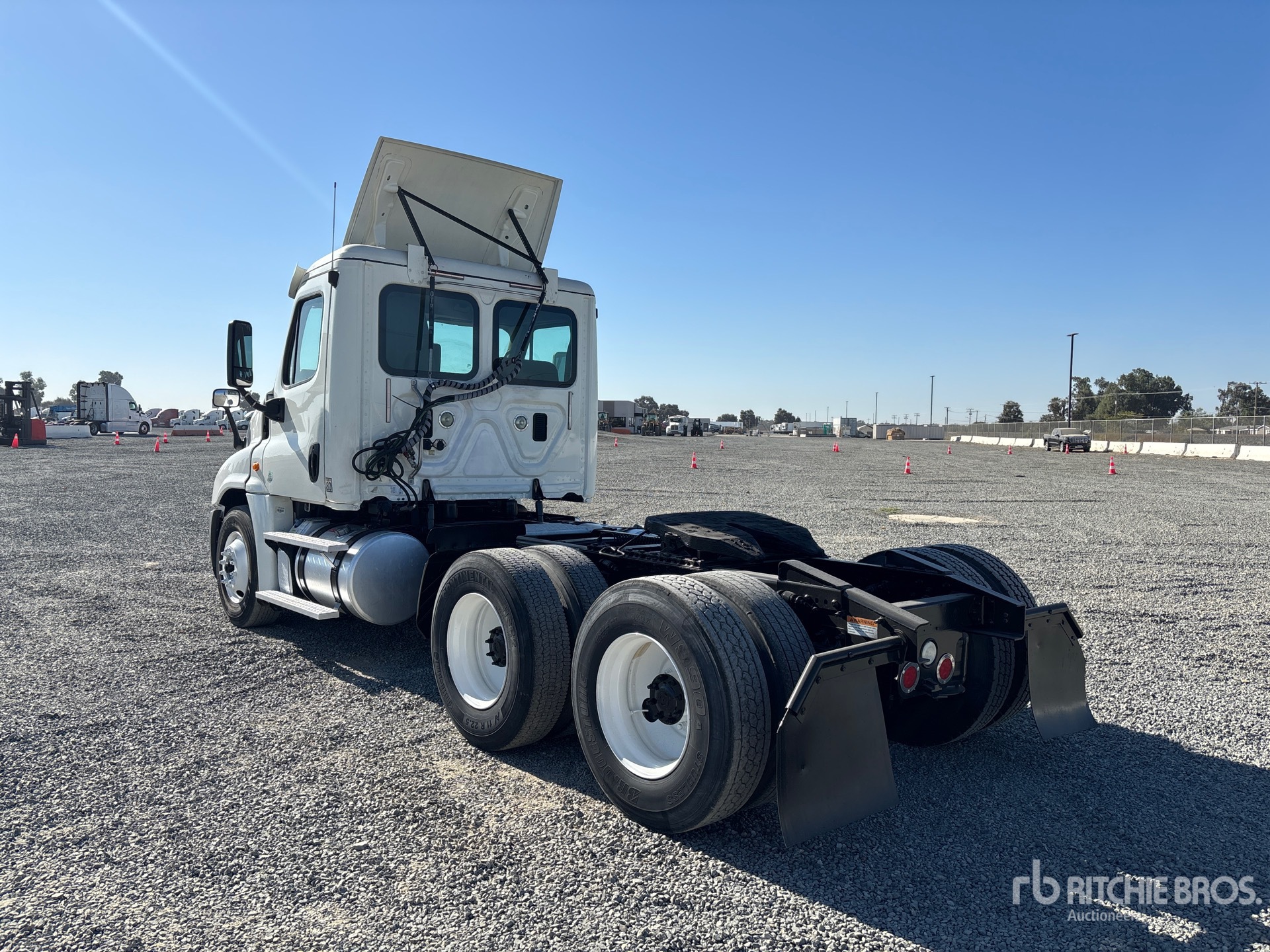 2016 Freightliner CASCADIA 125