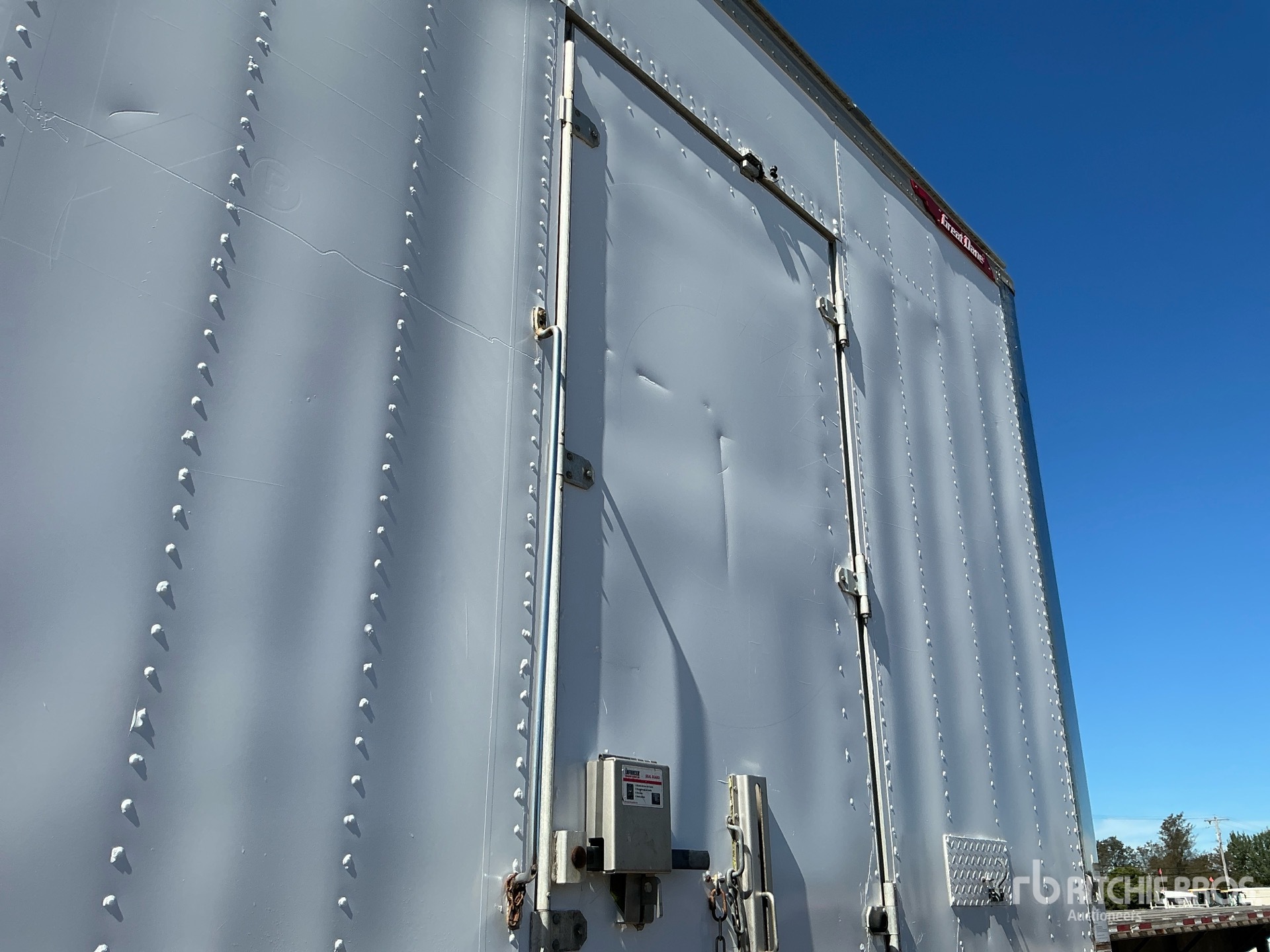 2017 Great Dane 28 ft x 102 in S/A Multi -Temp