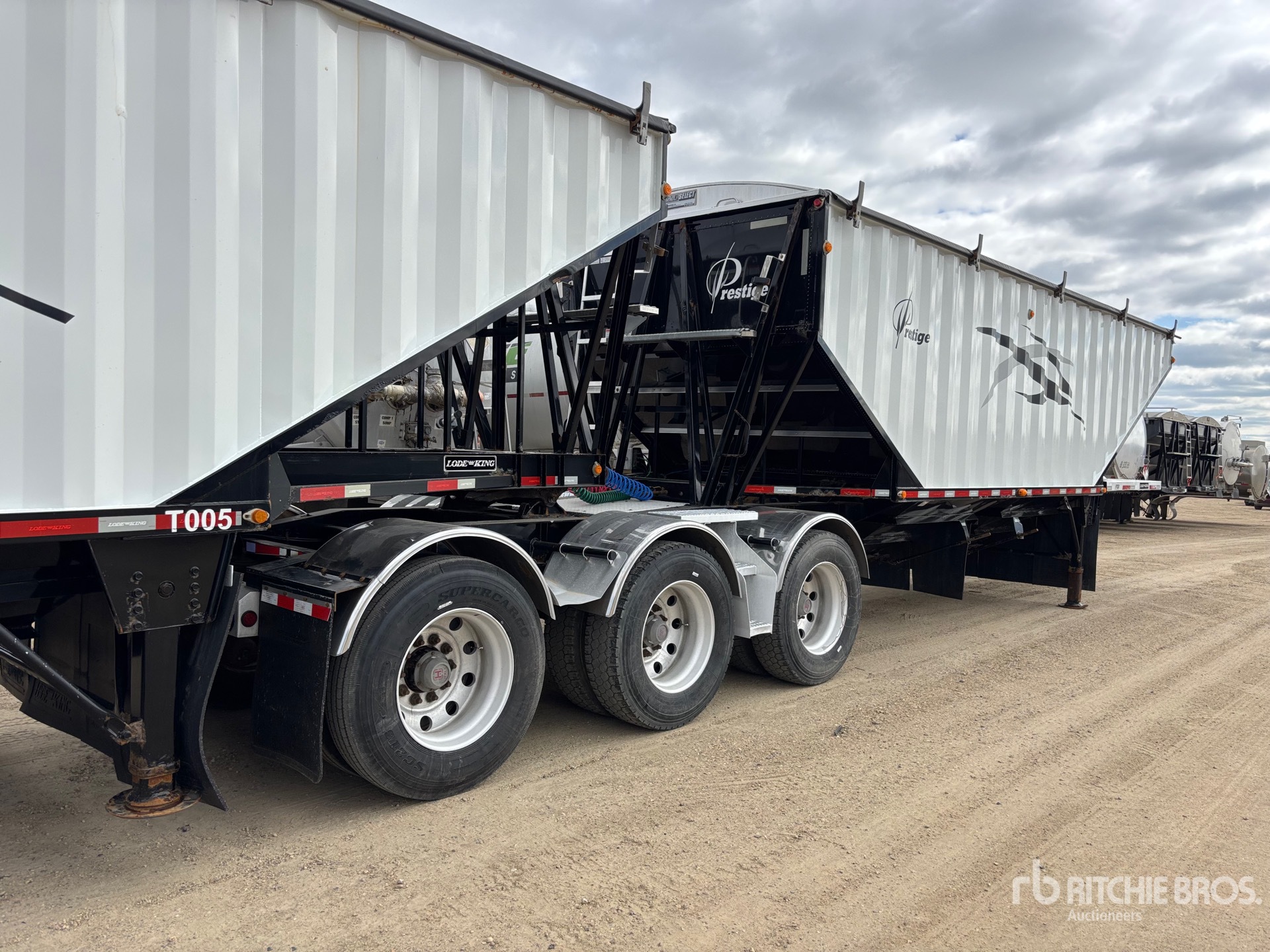 2017 Load King HGF28-3L