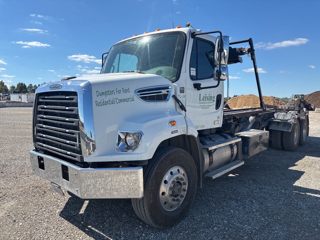 2020 Freightliner 108SD 6x4 Roll-Off Truck