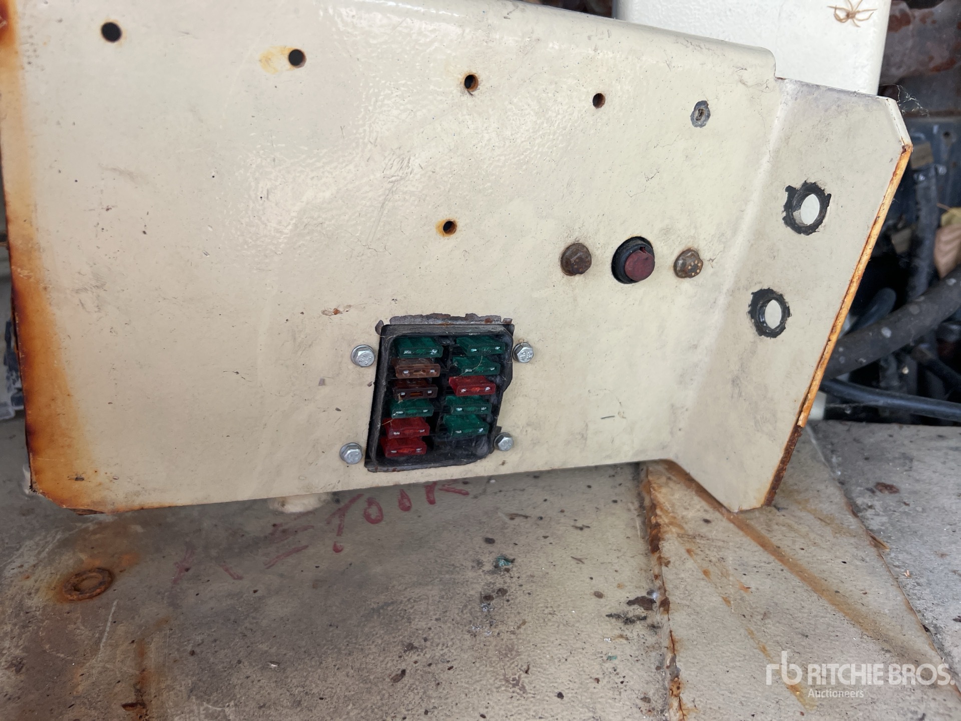2005 Ingersoll Rand 12235