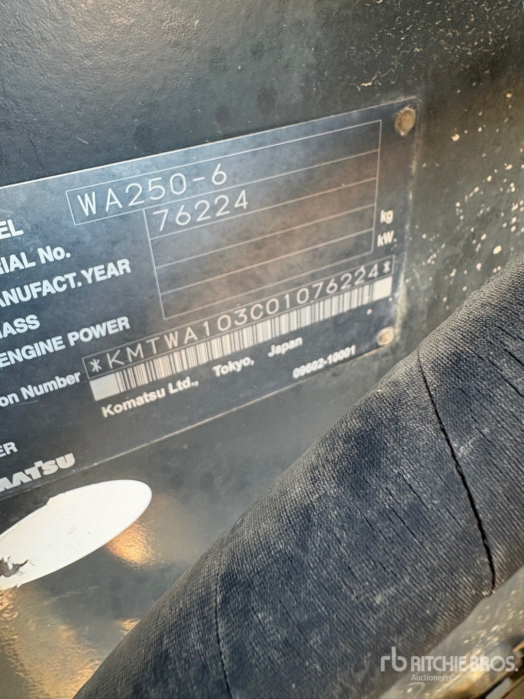 2011 Komatsu WA250-6