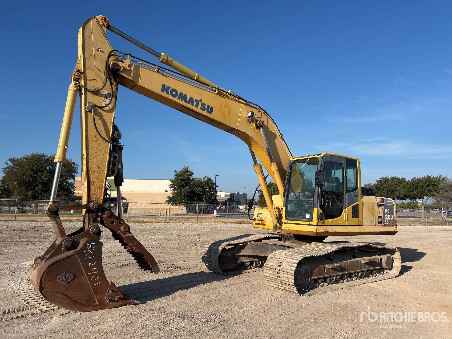 Photo of 2010 Komatsu PC200LC-8