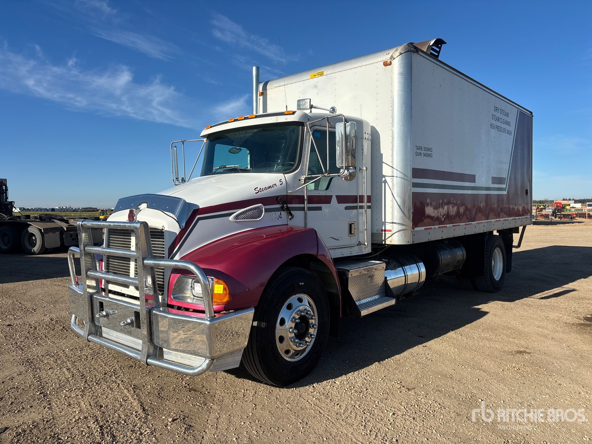 Photo of 2001 Kenworth T300