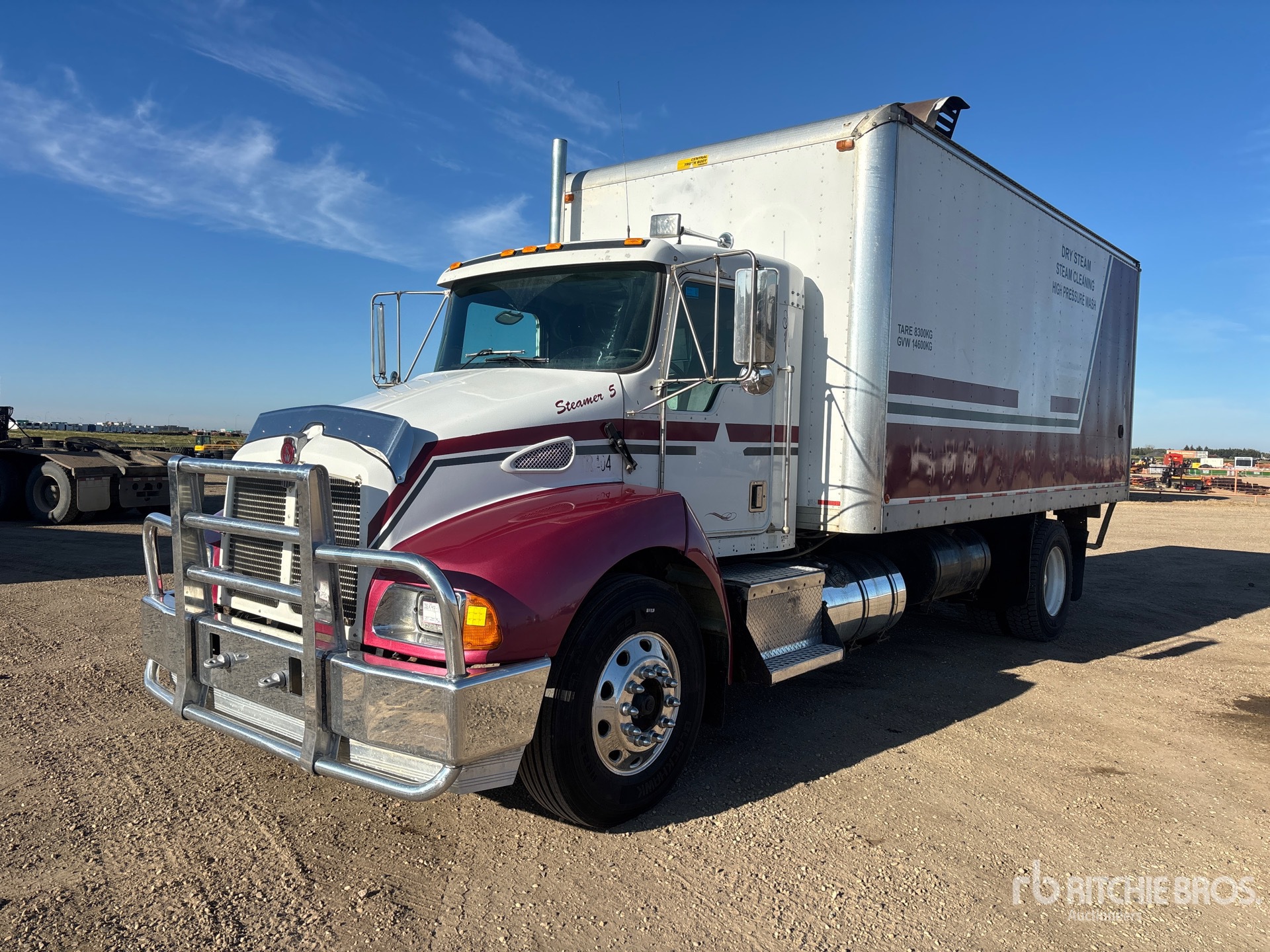 2001 Kenworth T300