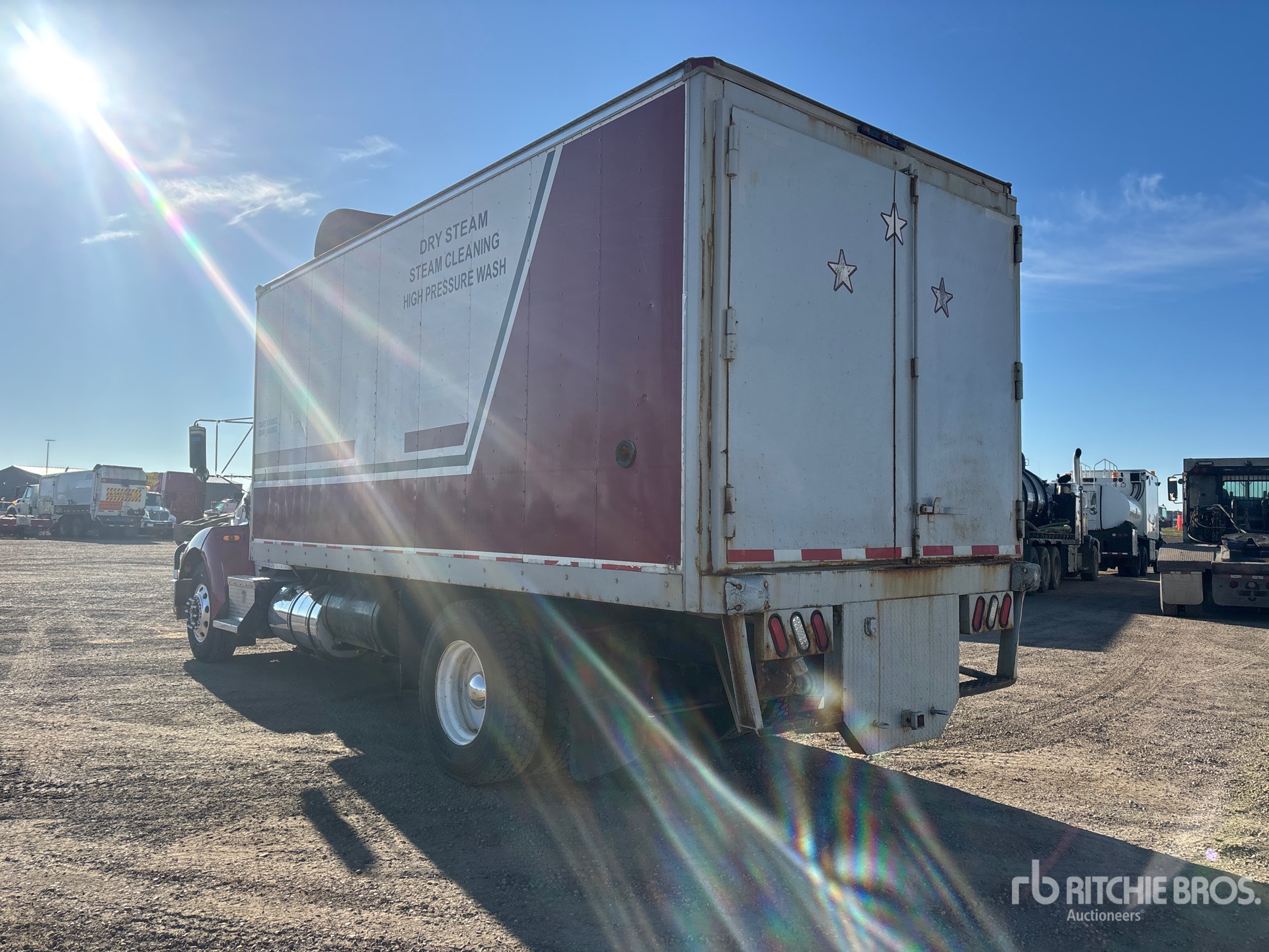2001 Kenworth T300