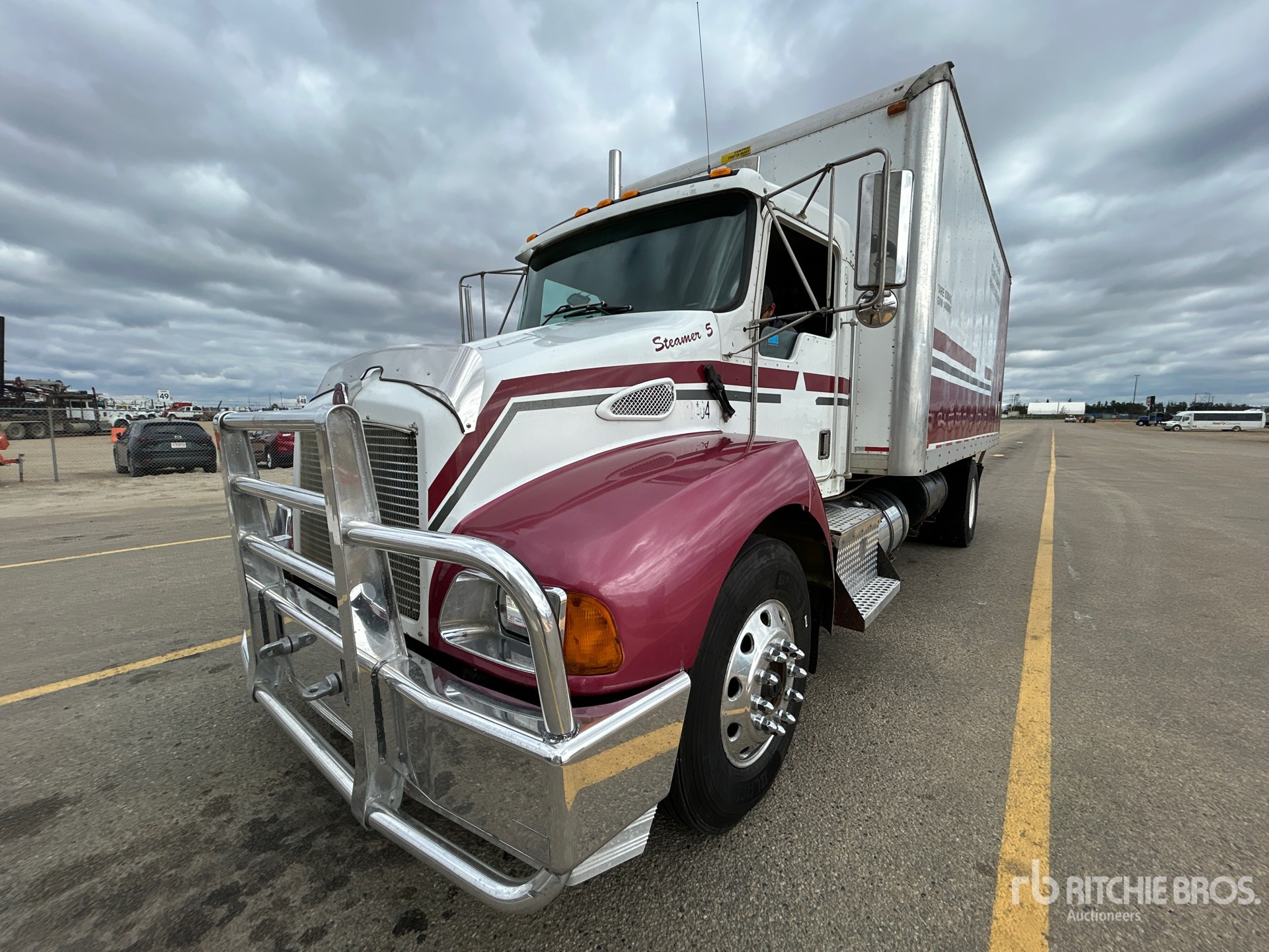 2001 Kenworth T300