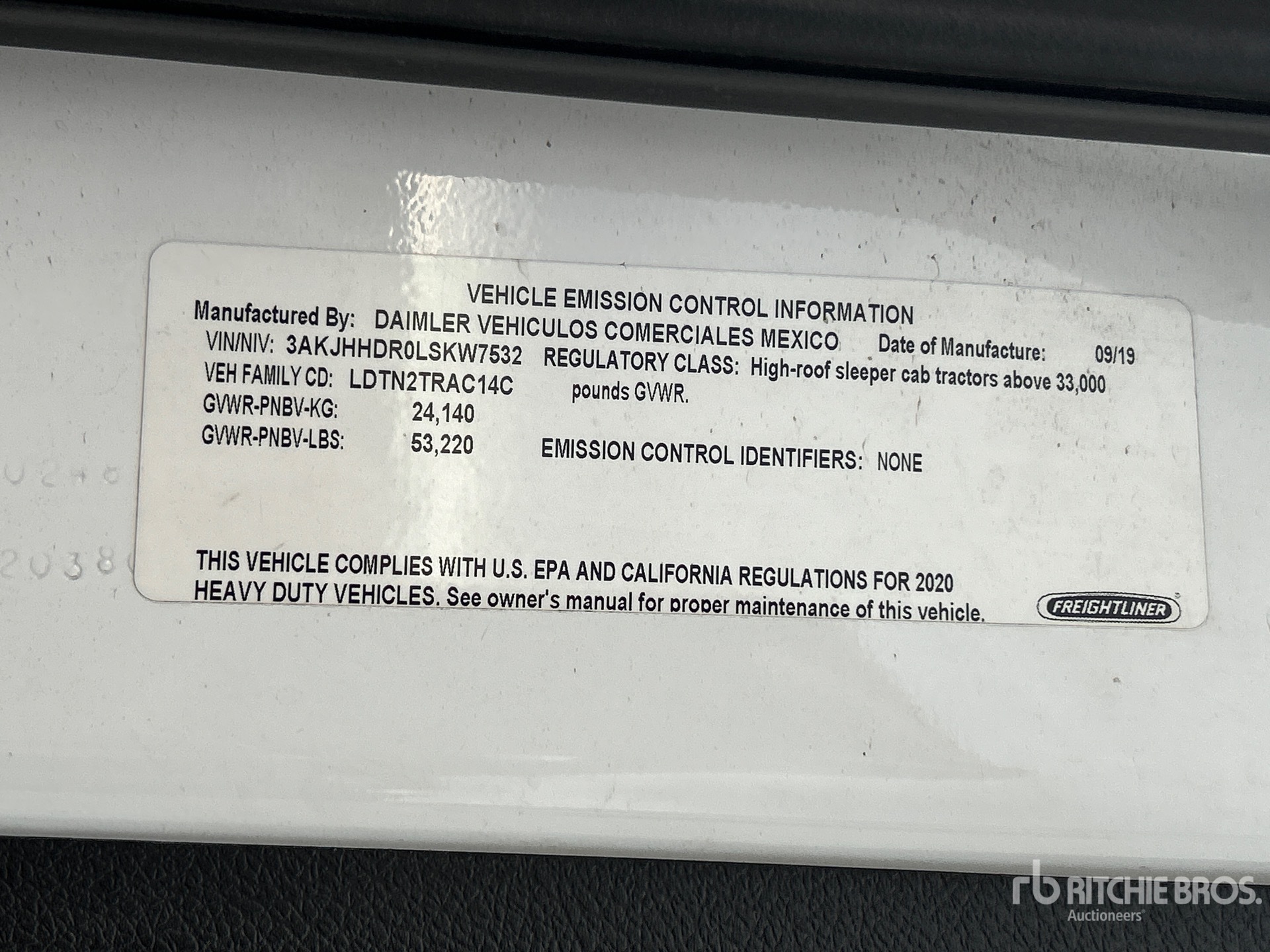 2020 Freightliner CASCADIA 126