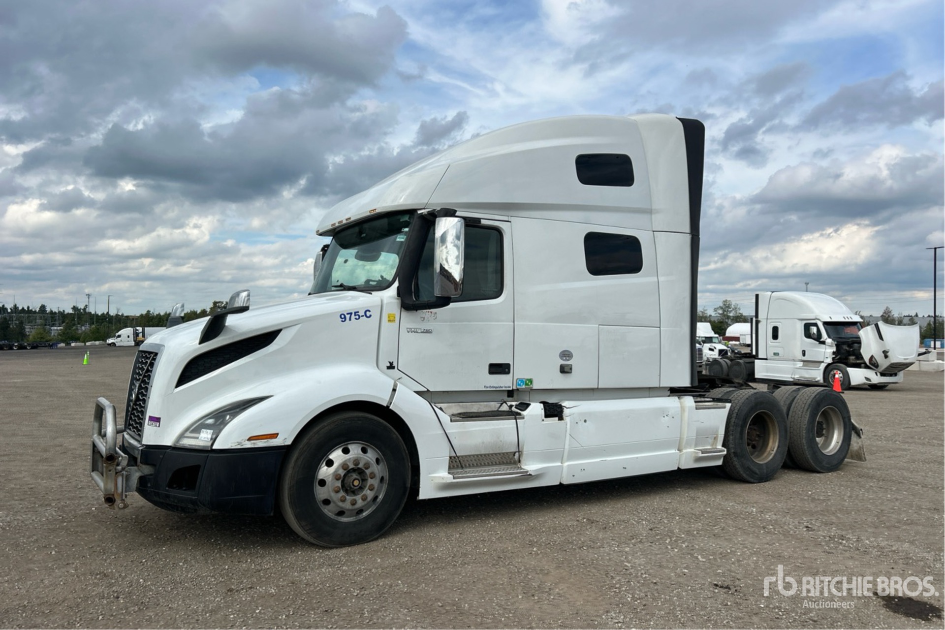 2020 Volvo VNL760