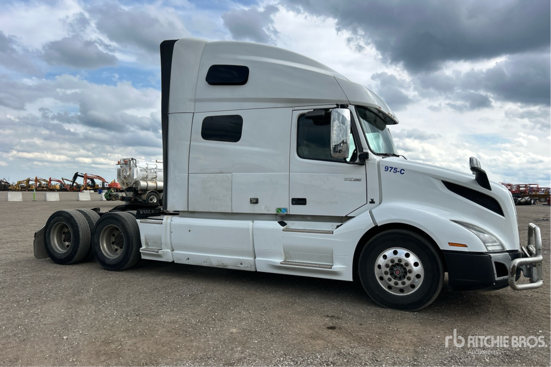 2020 Volvo VNL760