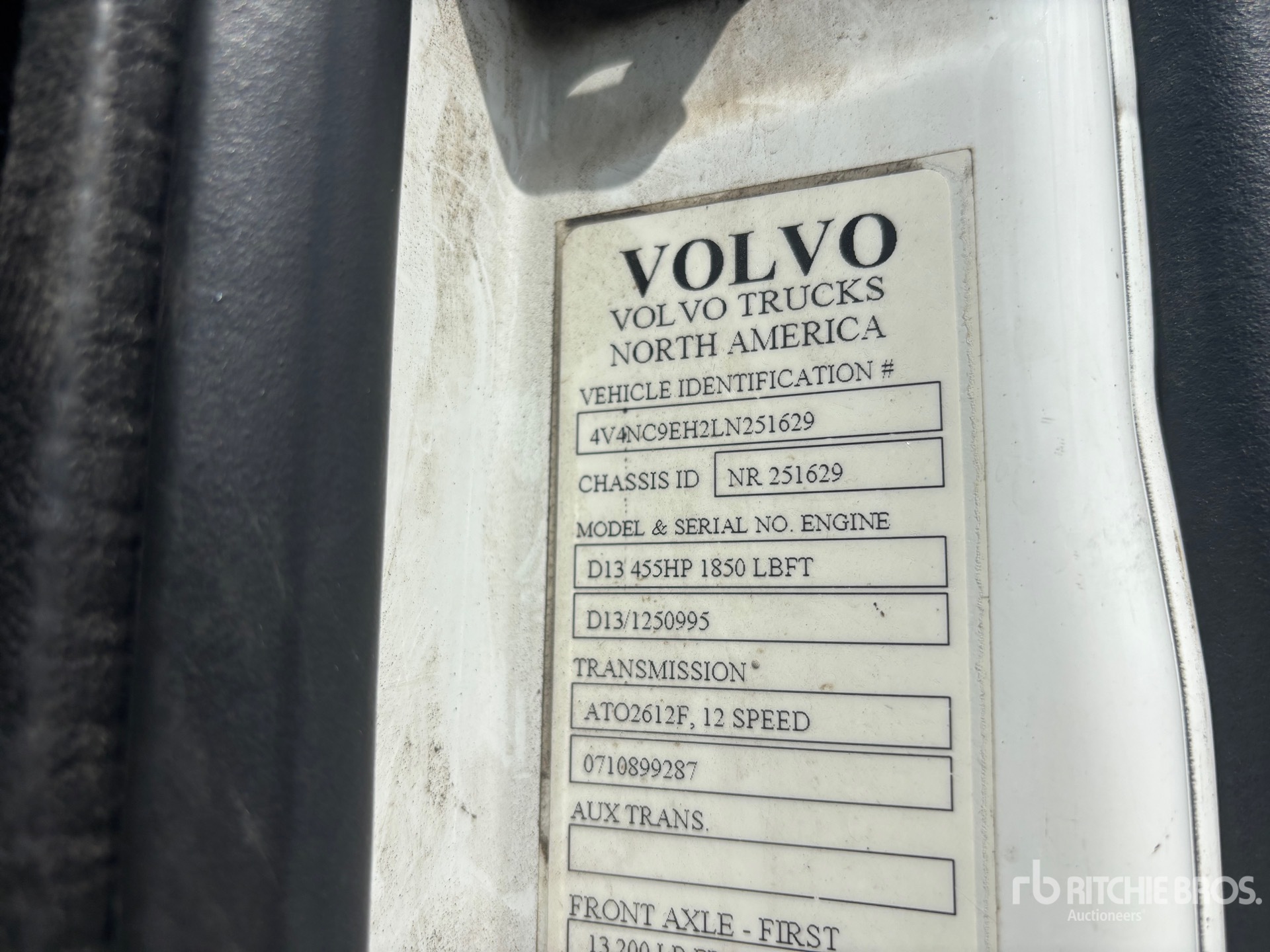 2020 Volvo VNL760