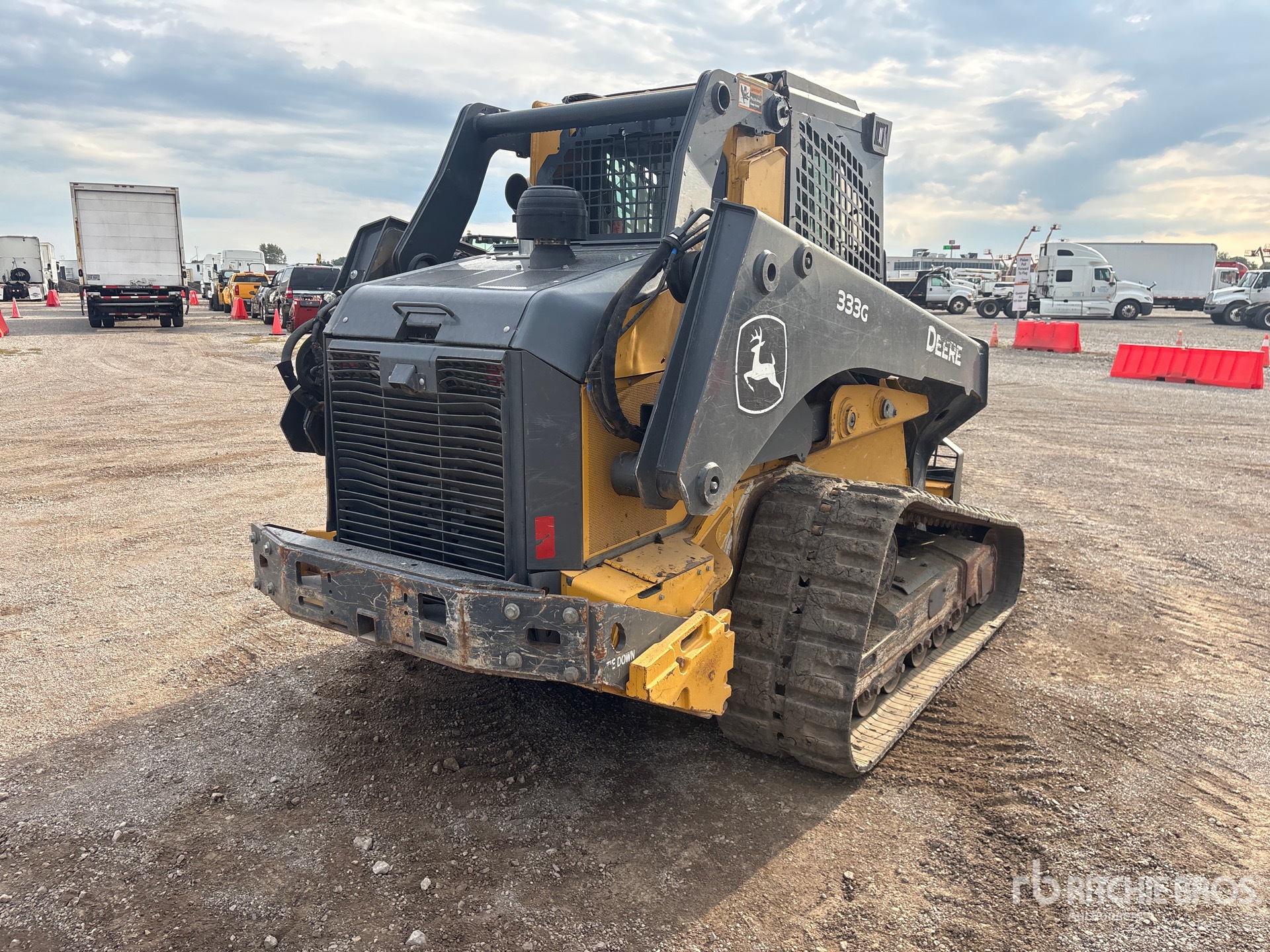2023 John Deere 333G