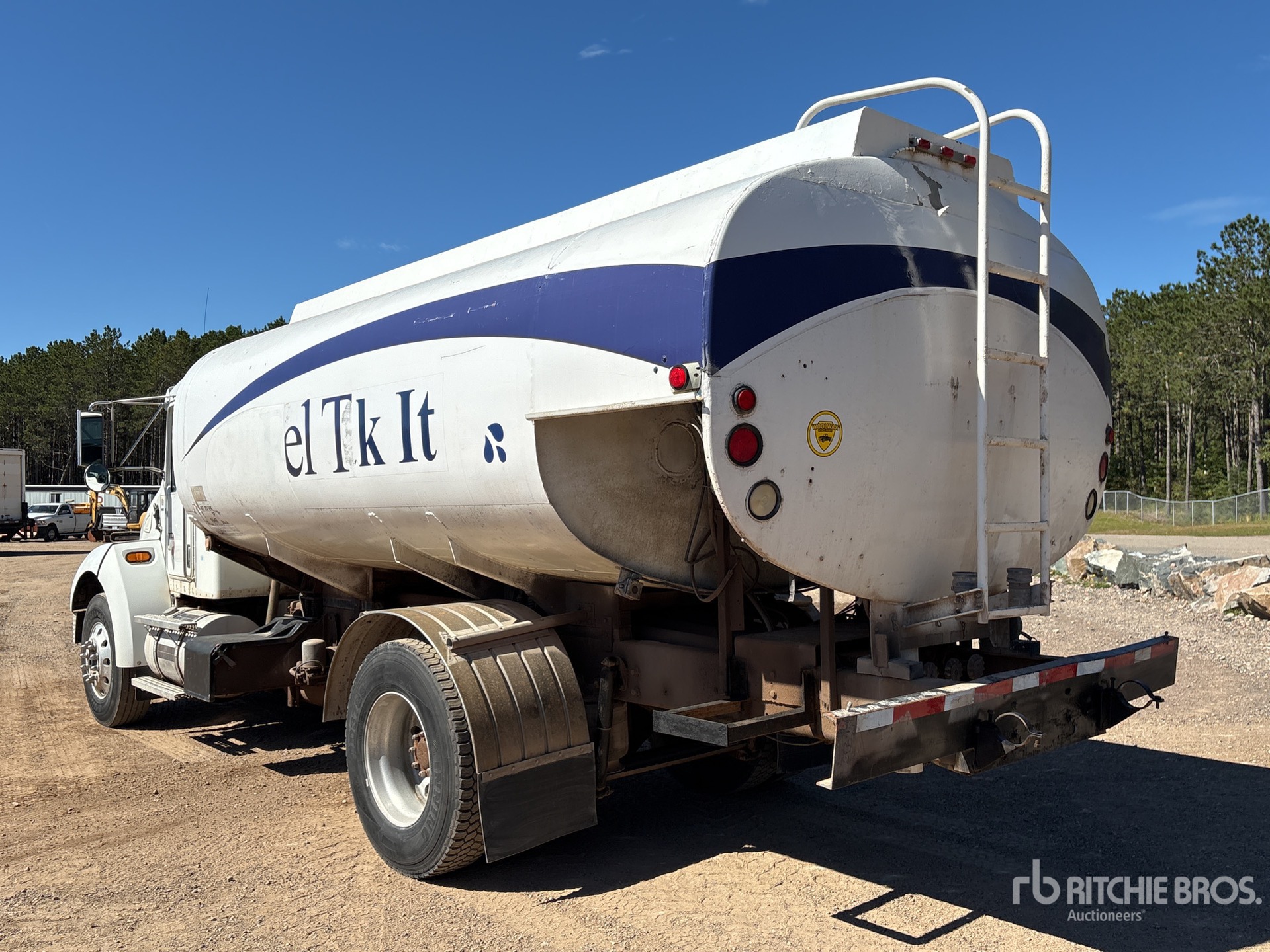 2007 Kenworth T300
