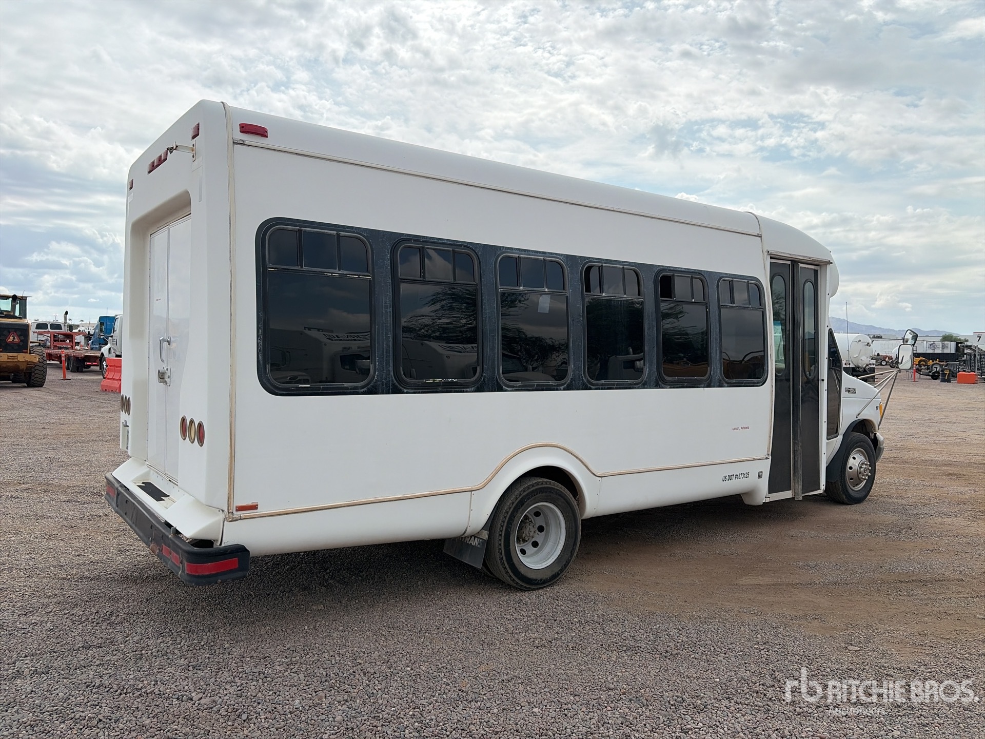 2001 Ford E450