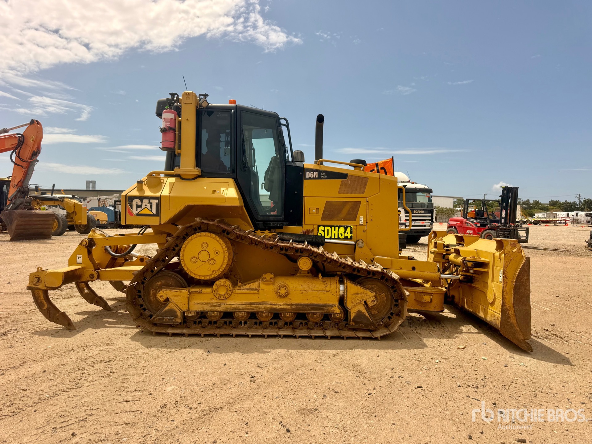 2015 Caterpillar D6N XL