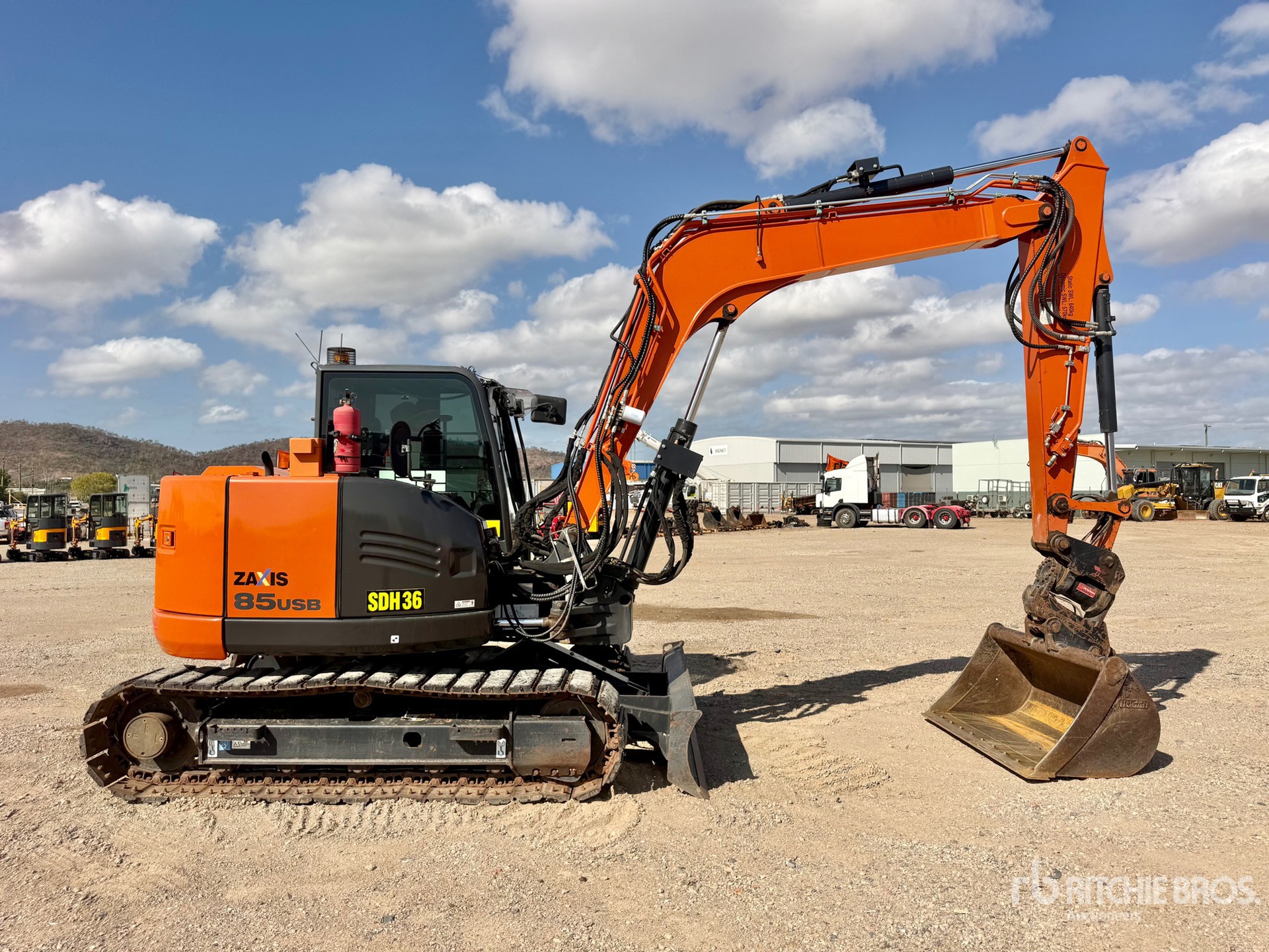 2021 Hitachi ZX85USB-5A