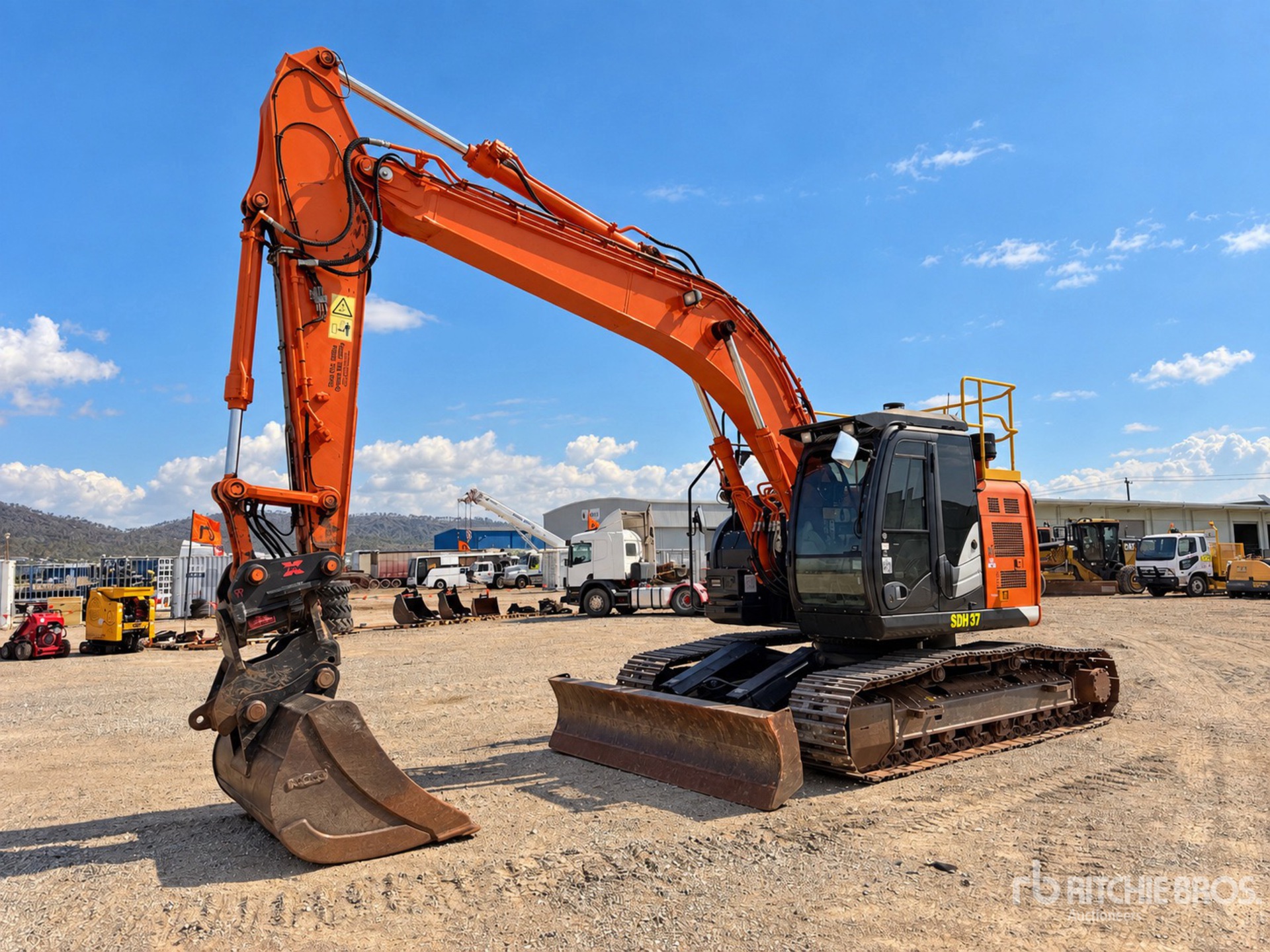 2021 Hitachi ZX225USLC-5B