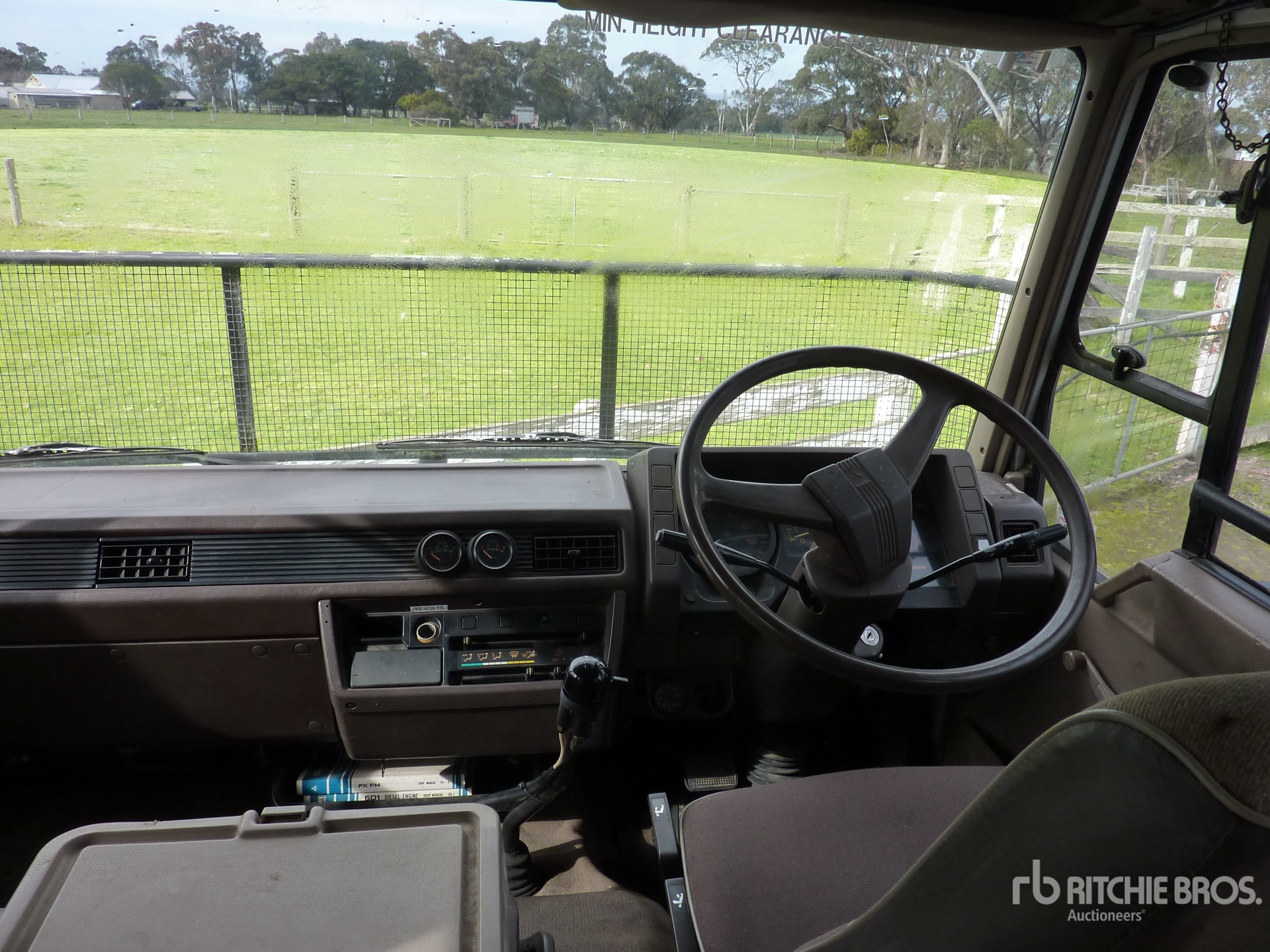 1986 Mitsubishi FM515